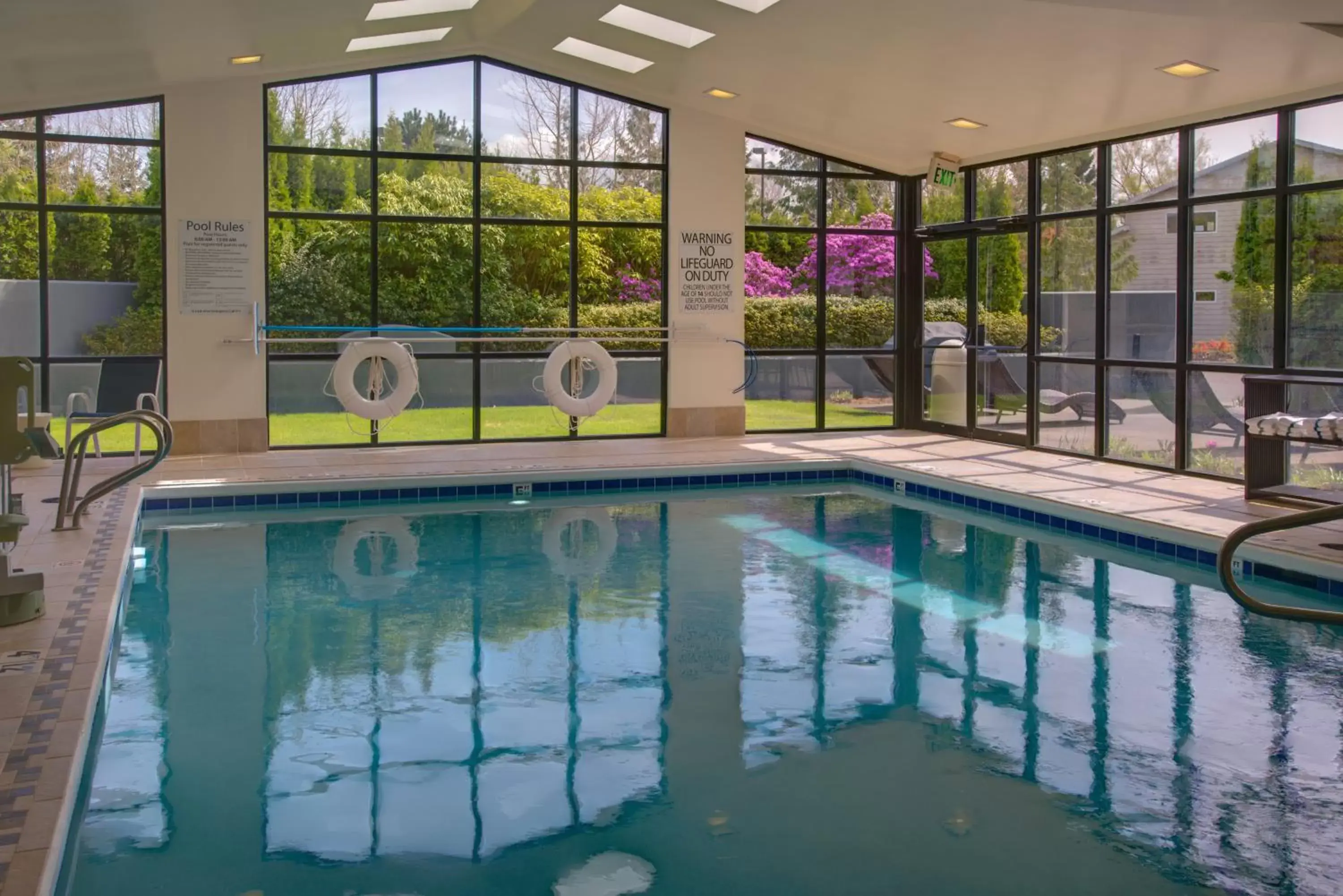 Swimming Pool in Holiday Inn Express Bellingham, an IHG Hotel