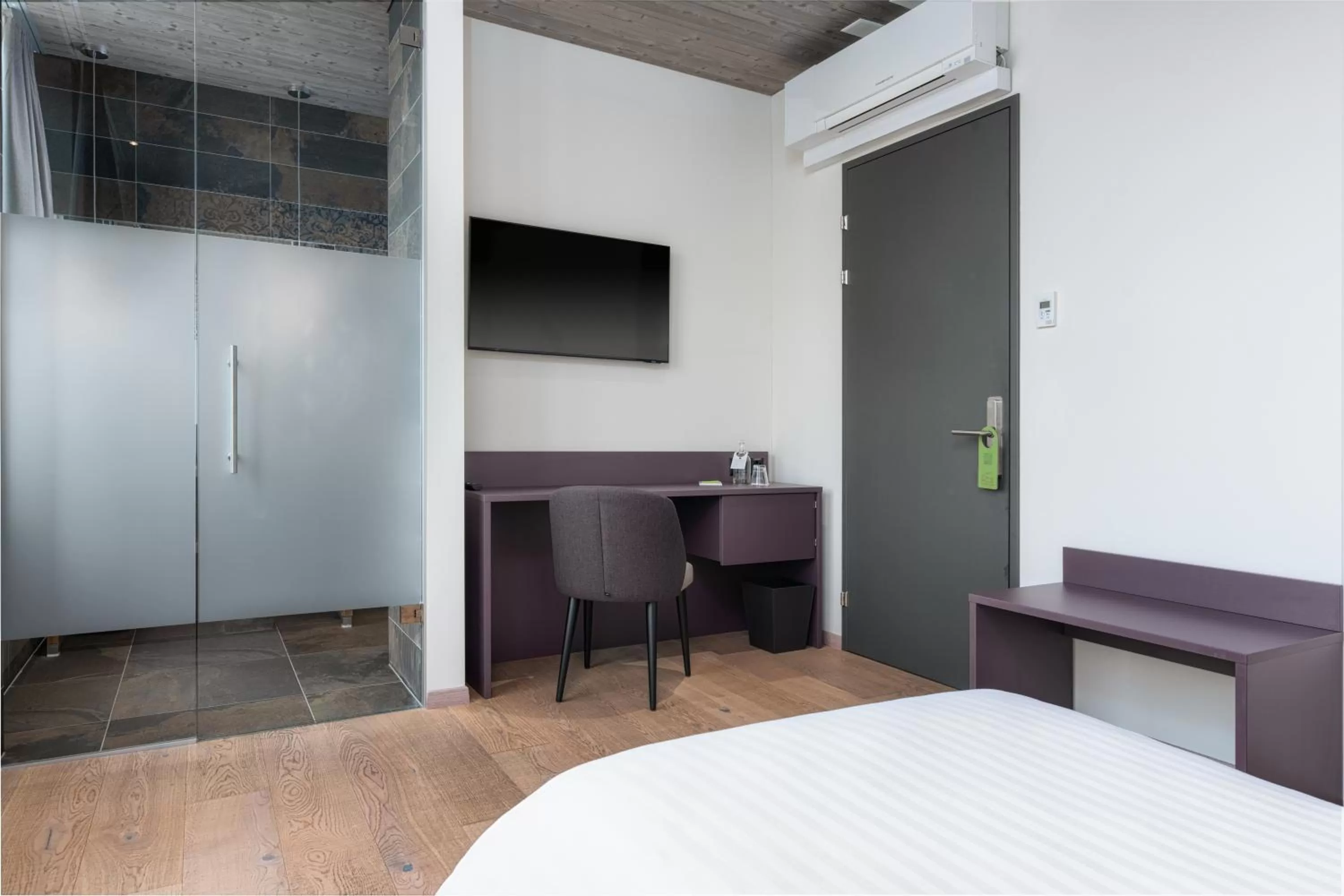 Bed in b-smart hotel Menziken