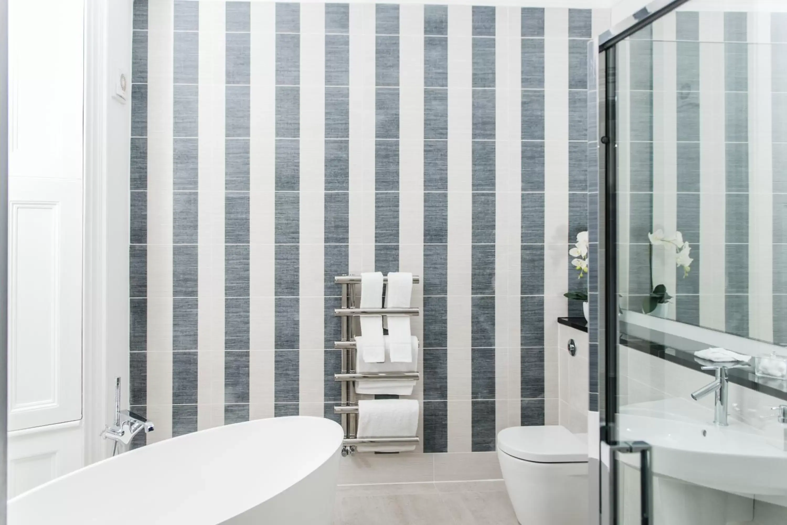 Shower, Bathroom in The Rutland Hotel & Apartments