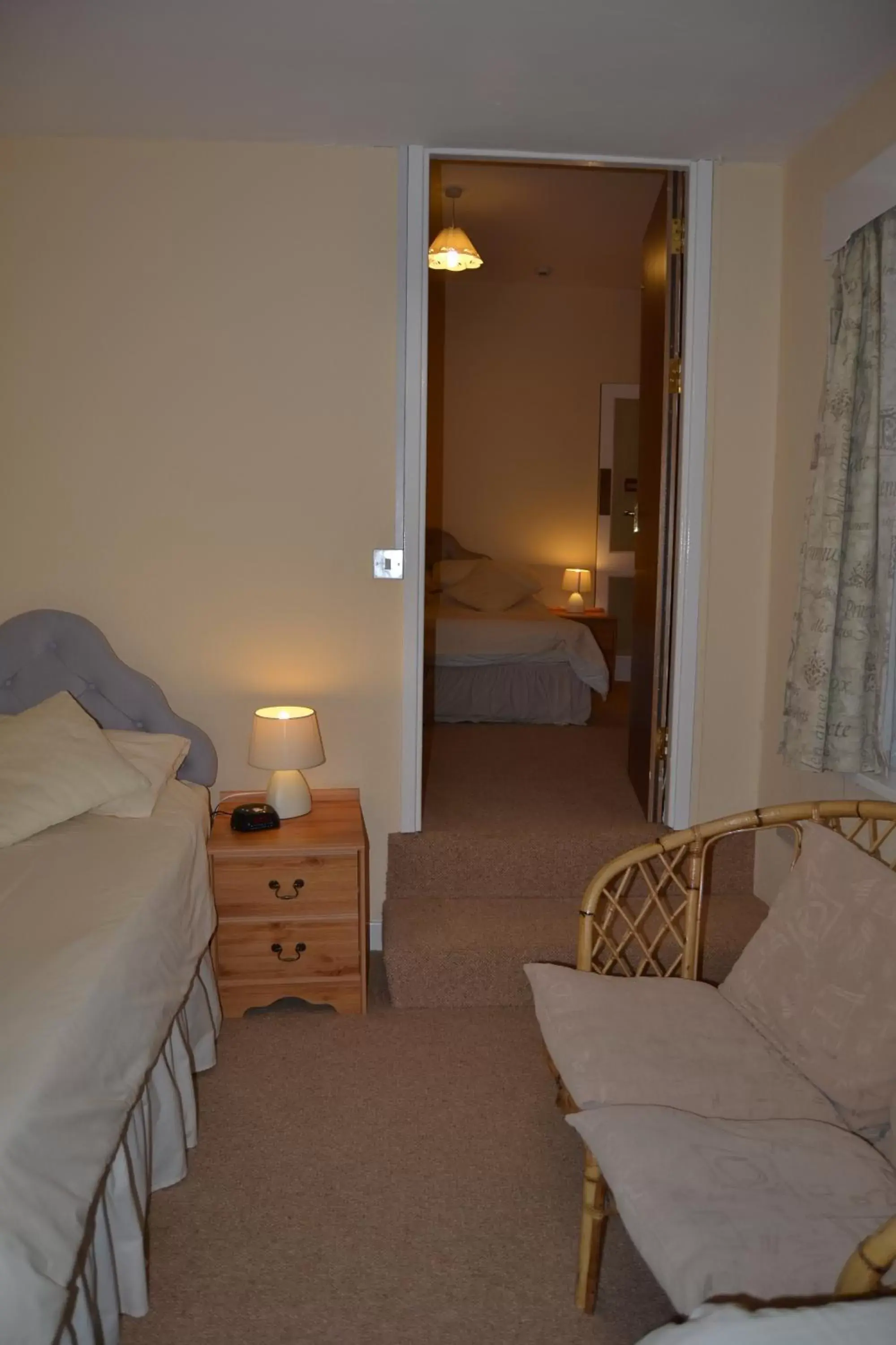 Bedroom, Bed in City Inn Bedroom, Bed in City Inn