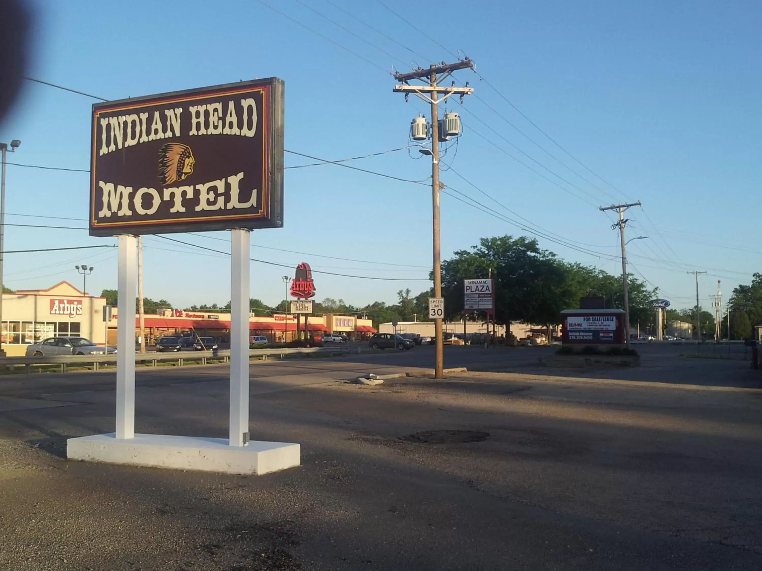 Property Logo/Sign in Indian Head Motel