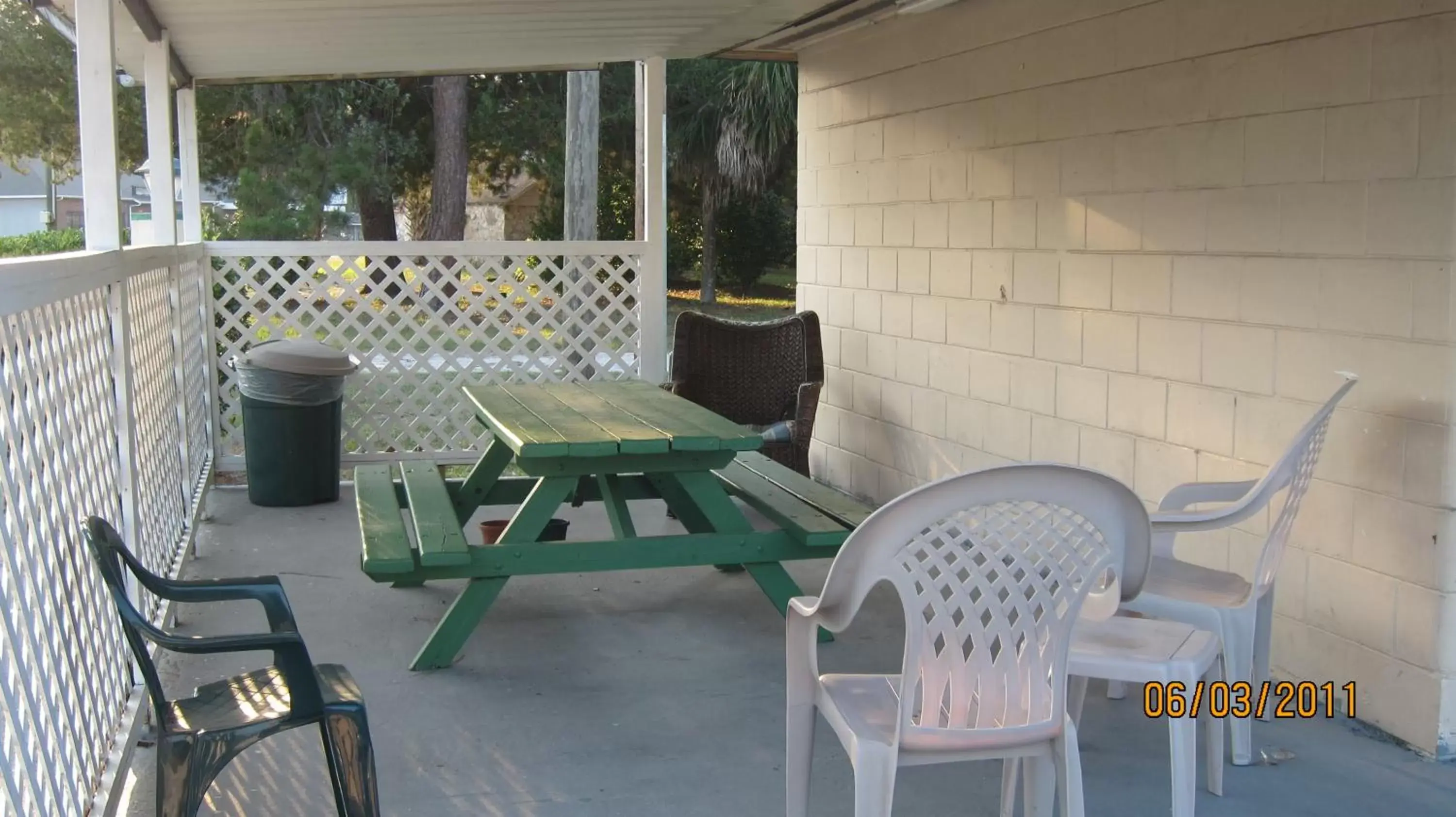 Patio, Seating Area in High Springs Country Inn