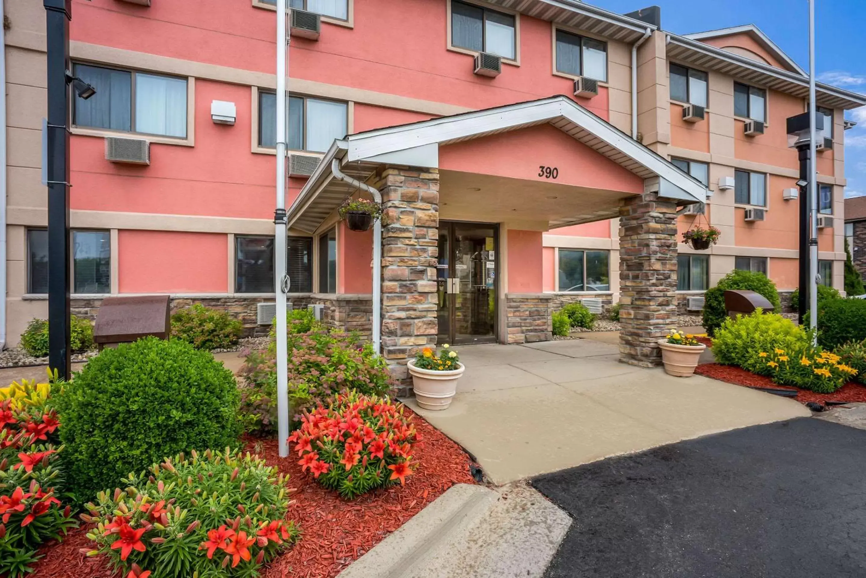 Property building in Quality Inn Cedar Rapids South Property building in Quality Inn Cedar Rapids South