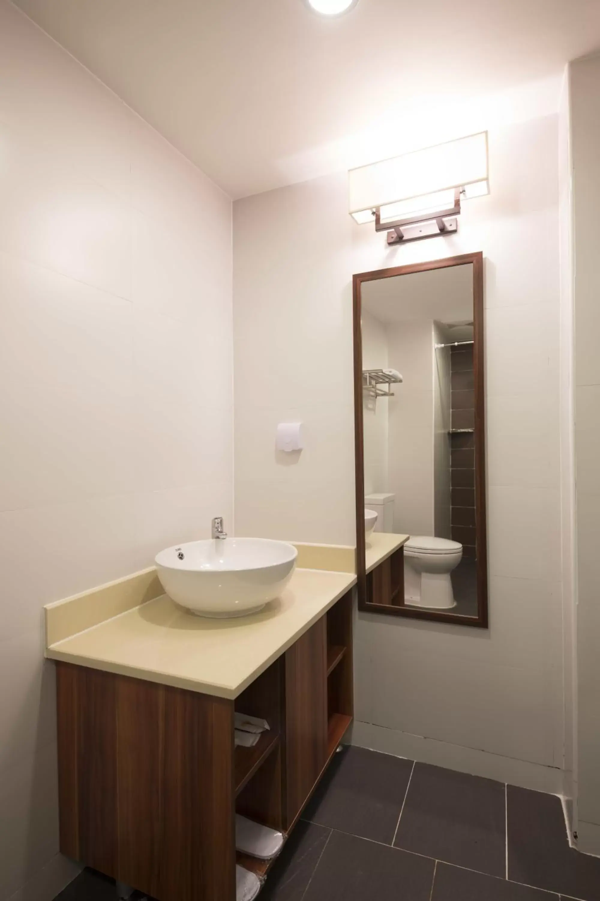 Toilet, Bathroom in Chiang Roi 7 Days Inn