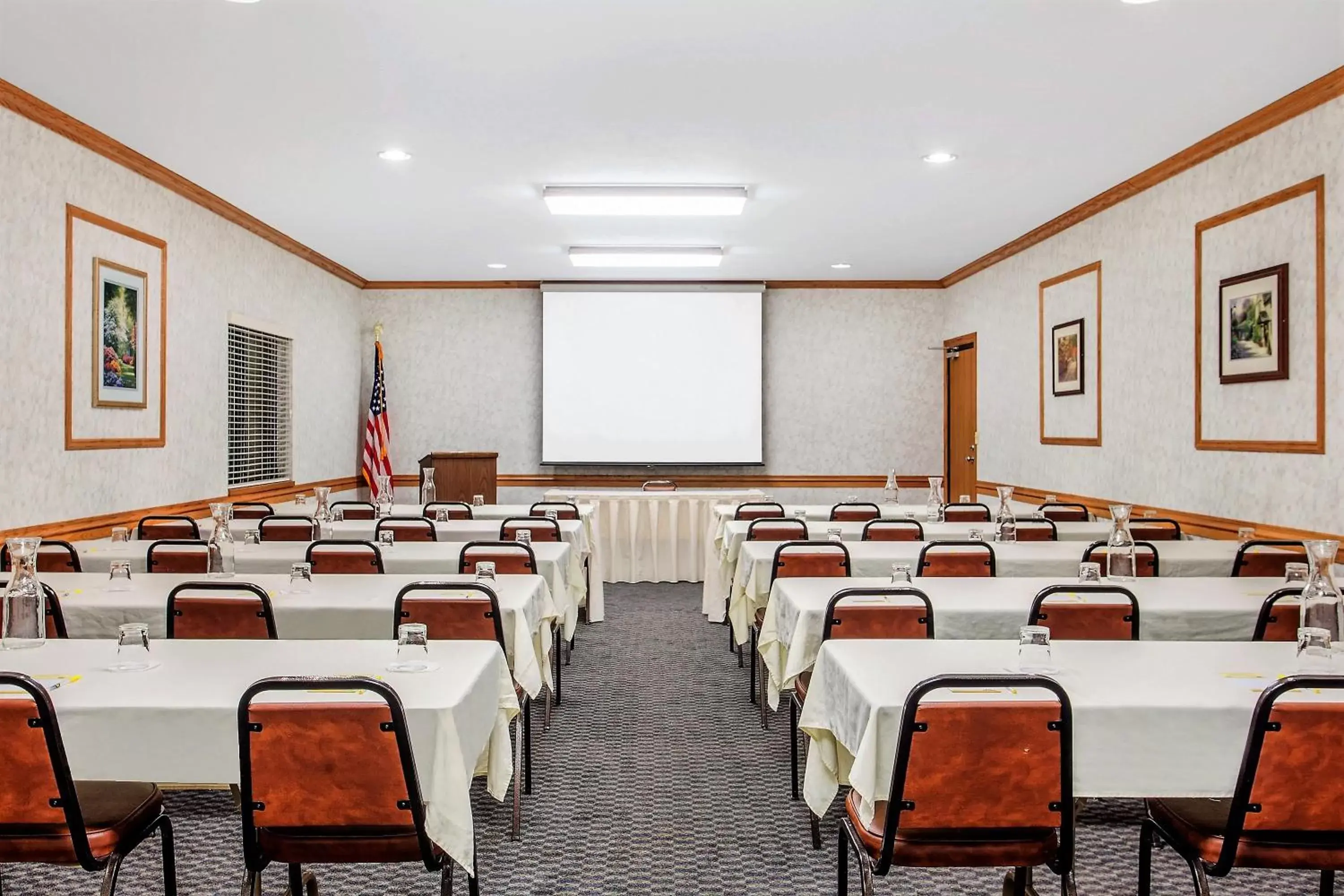 Meeting/conference room in Days Inn by Wyndham Marquette