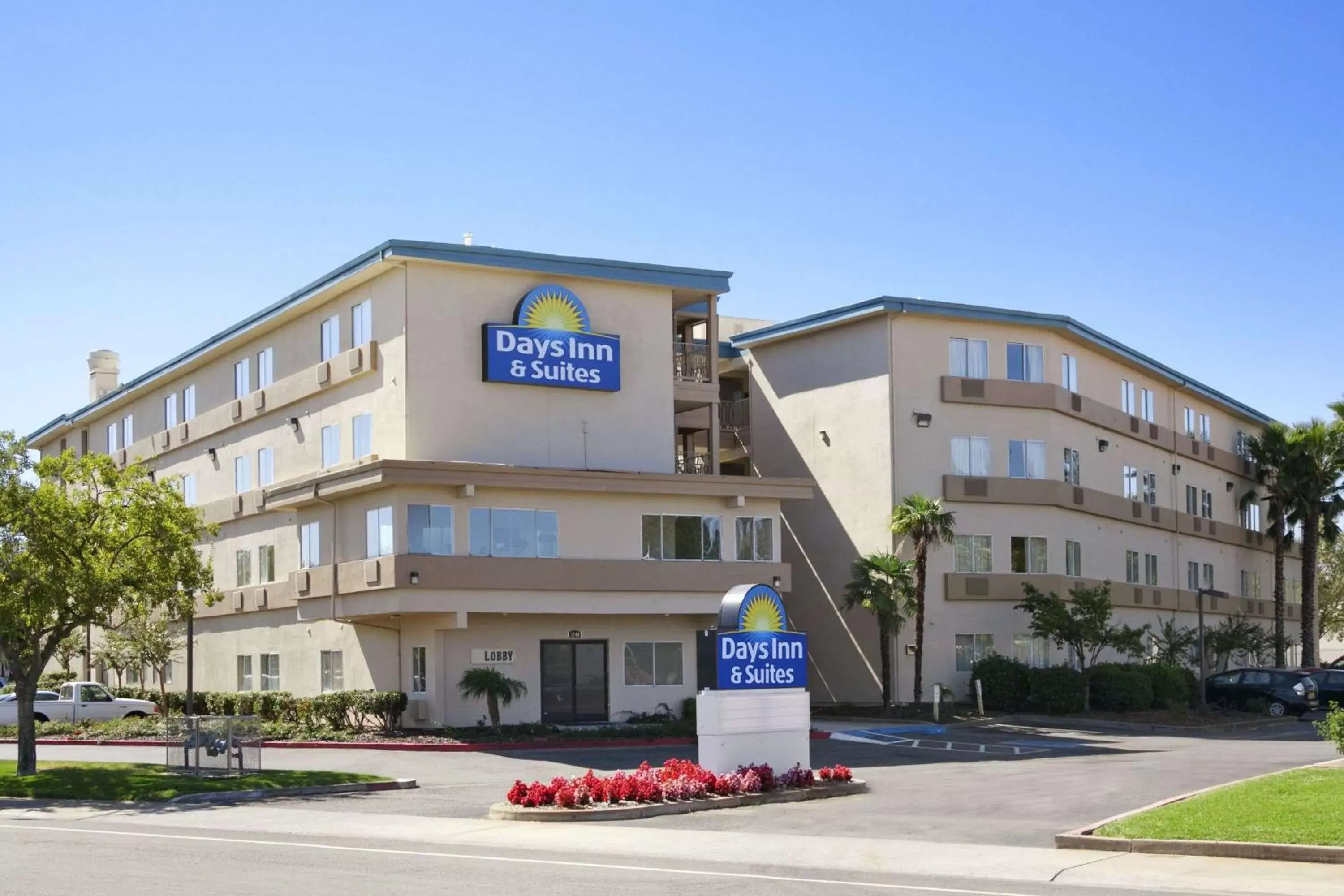 Property Building in Days Inn & Suites by Wyndham Rancho Cordova