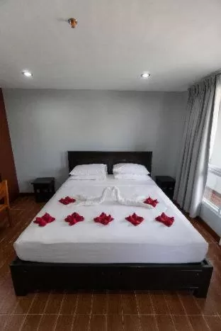 Bed in One Averee Bay Hotel