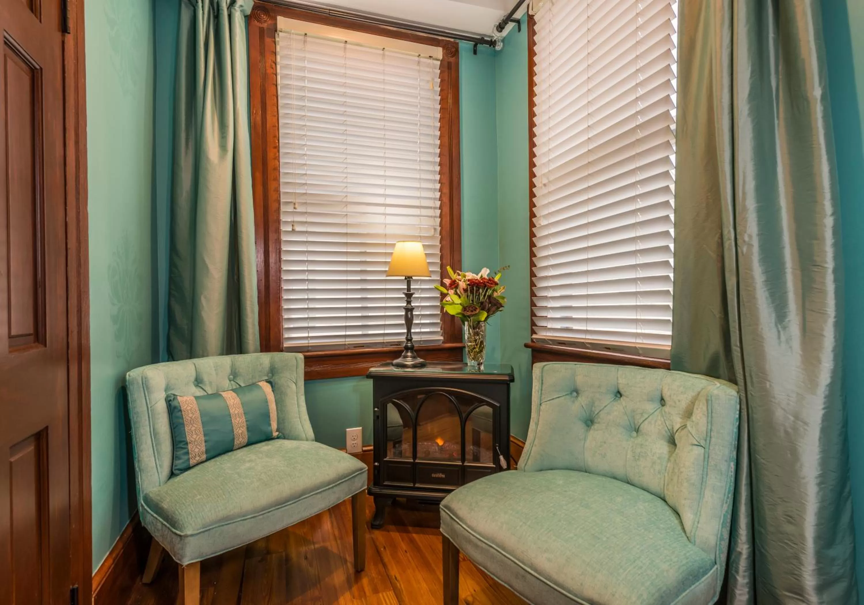 Seating area in Carriage Way Inn Bed & Breakfast Adults Only - 21 years old and up