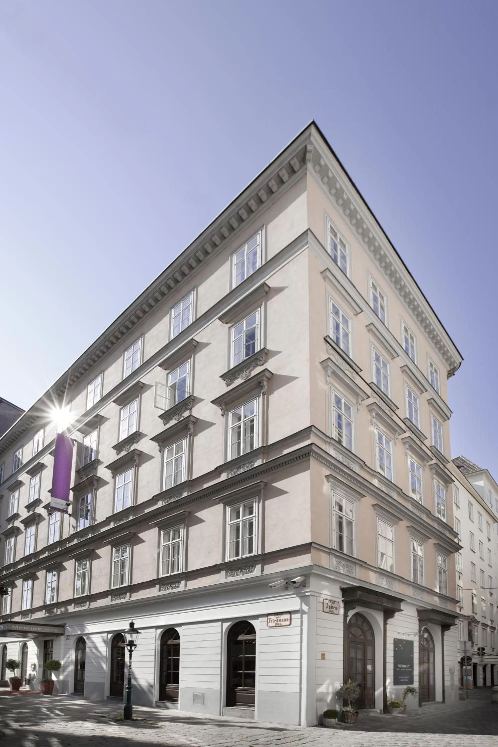 Facade/entrance in Mercure Vienna First