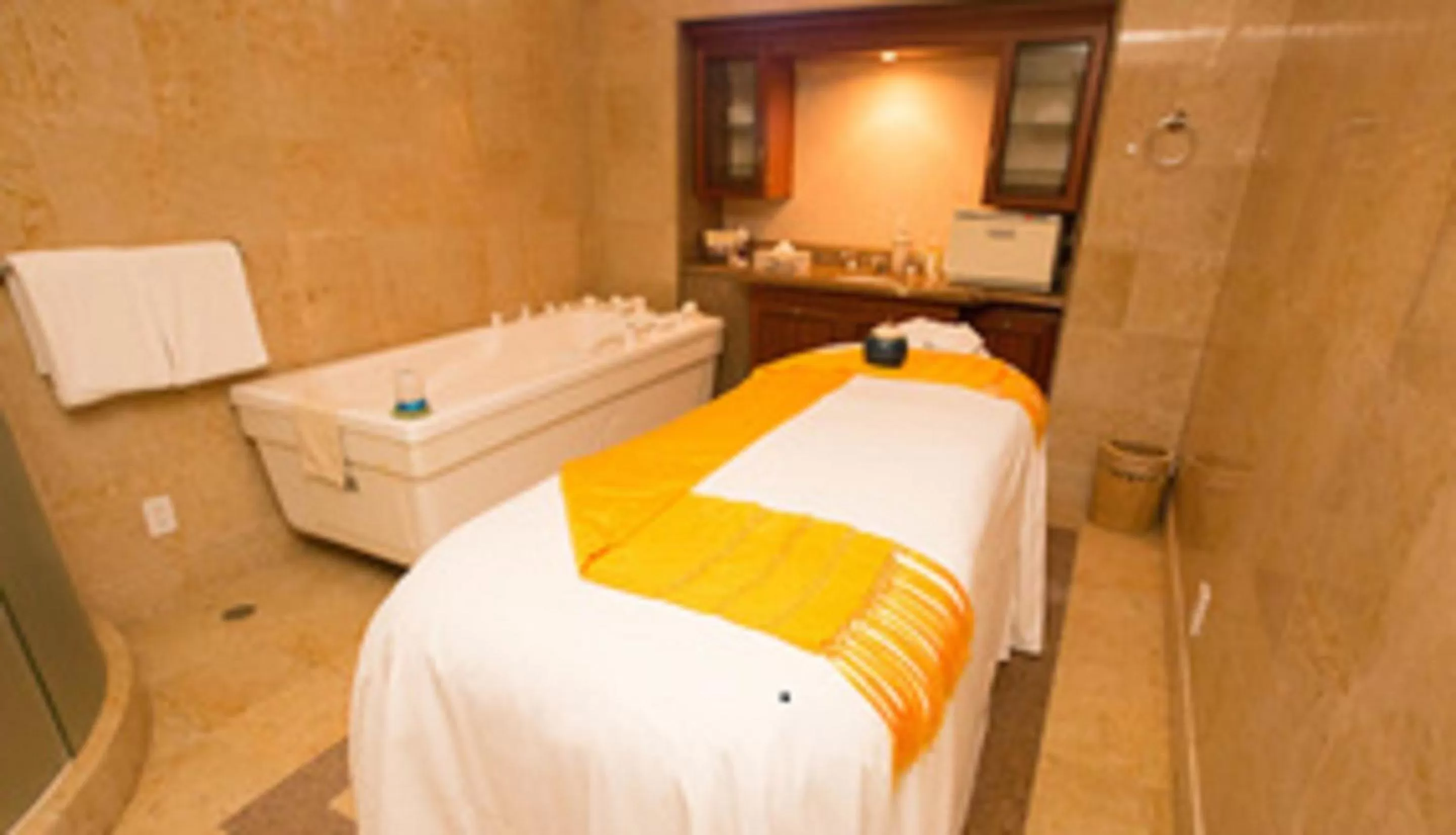 Massage, Bed in Princess Mundo Imperial Riviera Diamante Acapulco