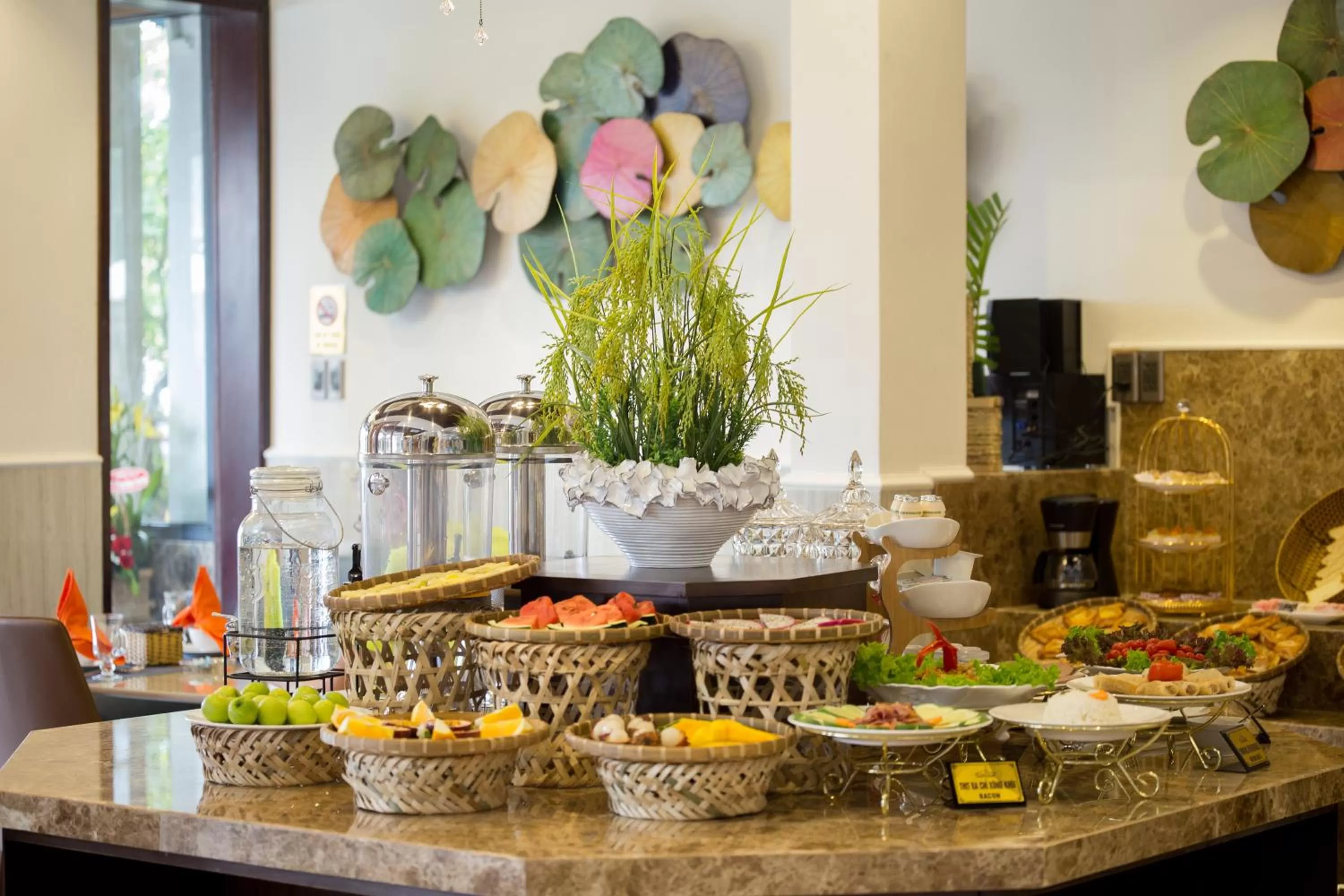 Food and drinks in Hoang Trinh Hotel