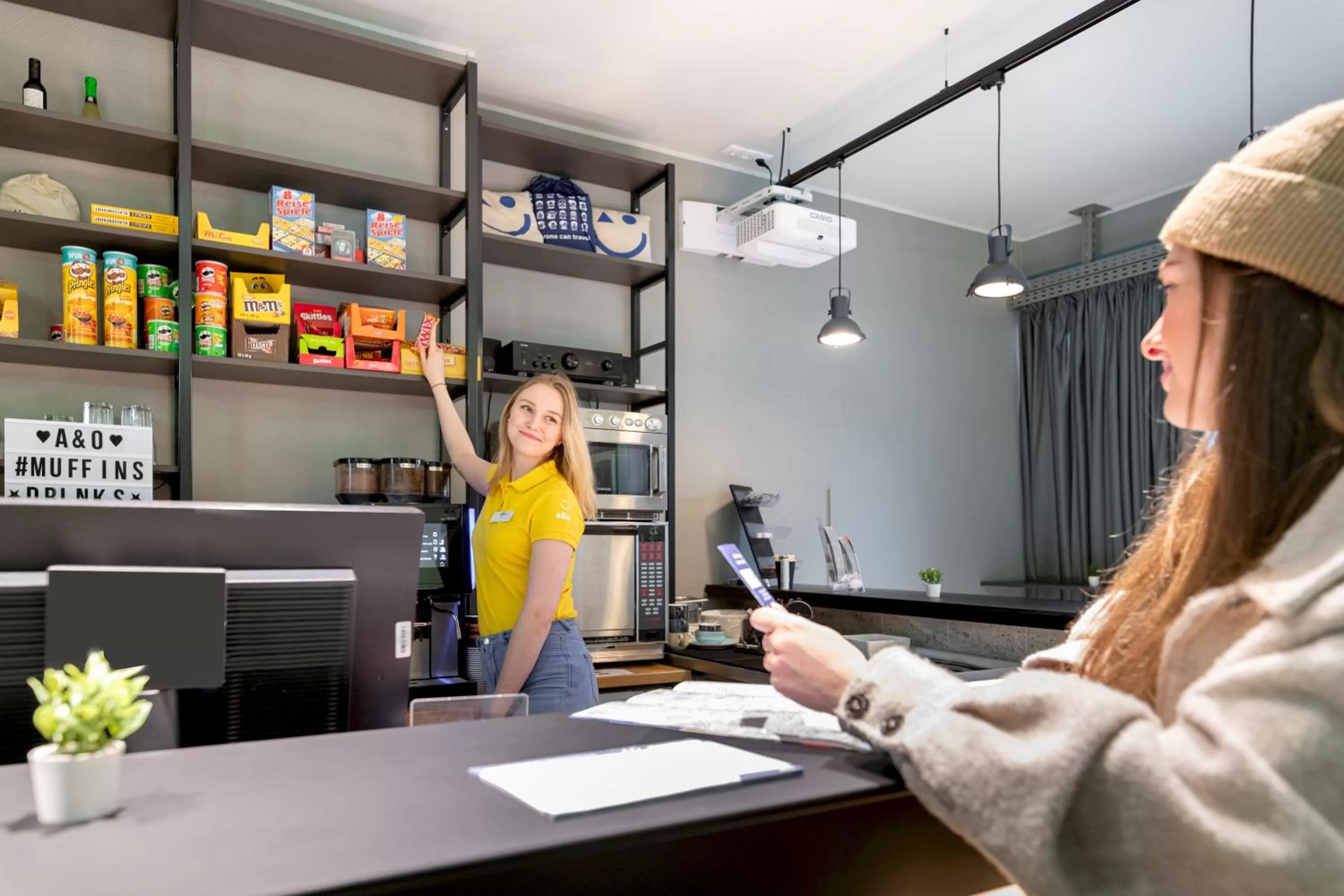 Lounge or bar in a&o Hamburg Hammer Kirche