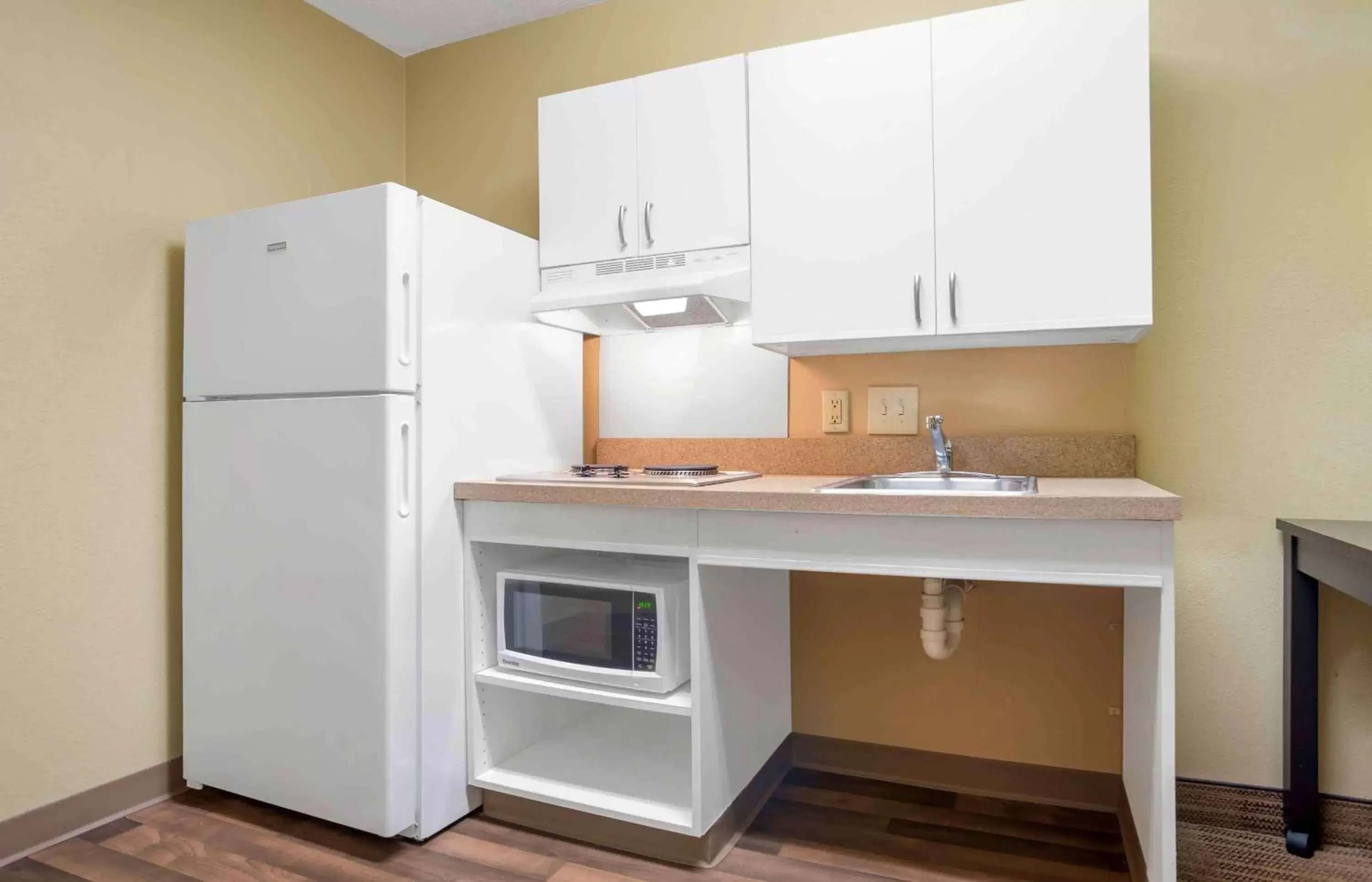 Bedroom, Kitchen/Kitchenette in Extended Stay America Suites - Mobile - Spring Hill