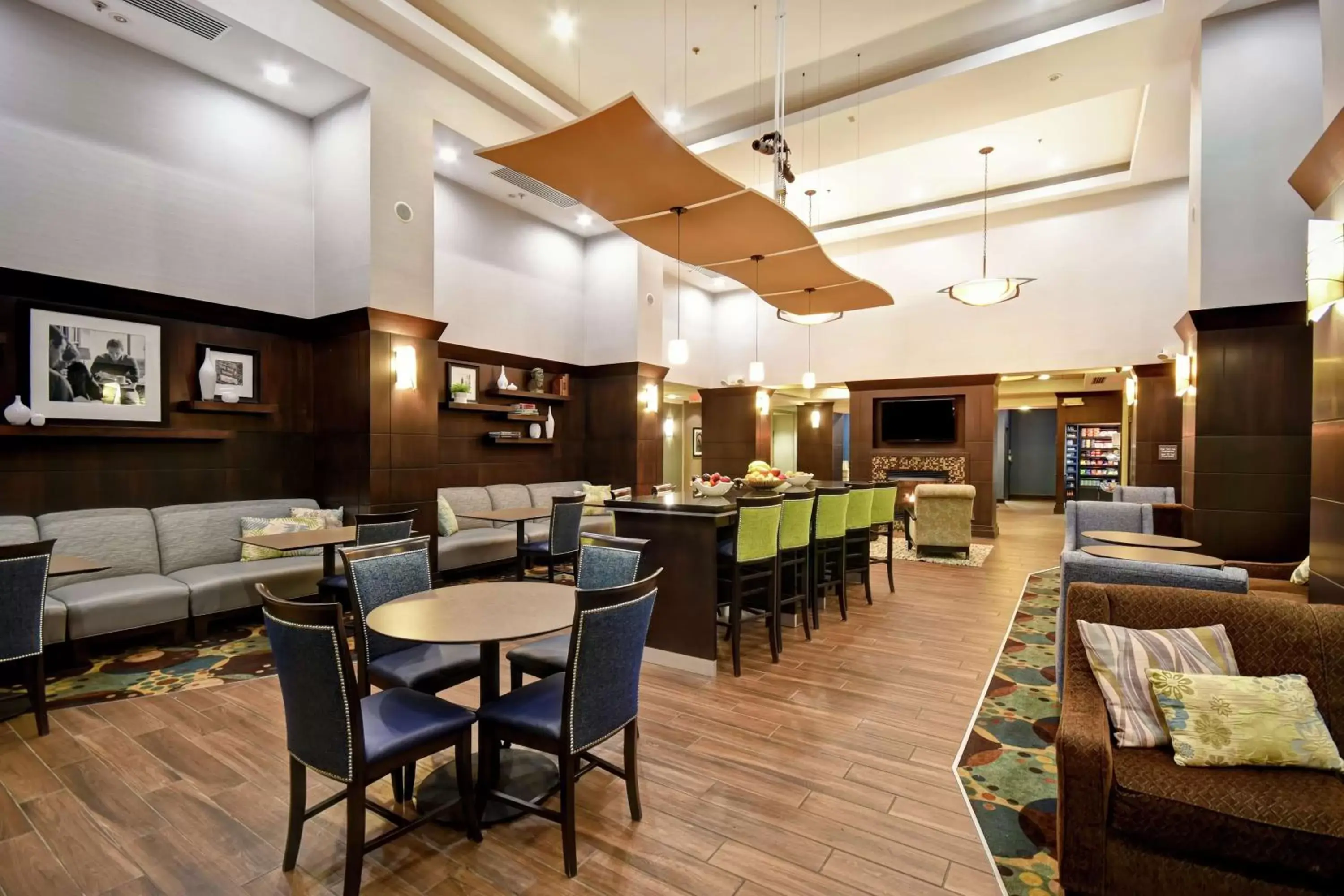 Lobby or reception, Restaurant/Places to Eat in Hampton Inn & Suites Detroit-Canton