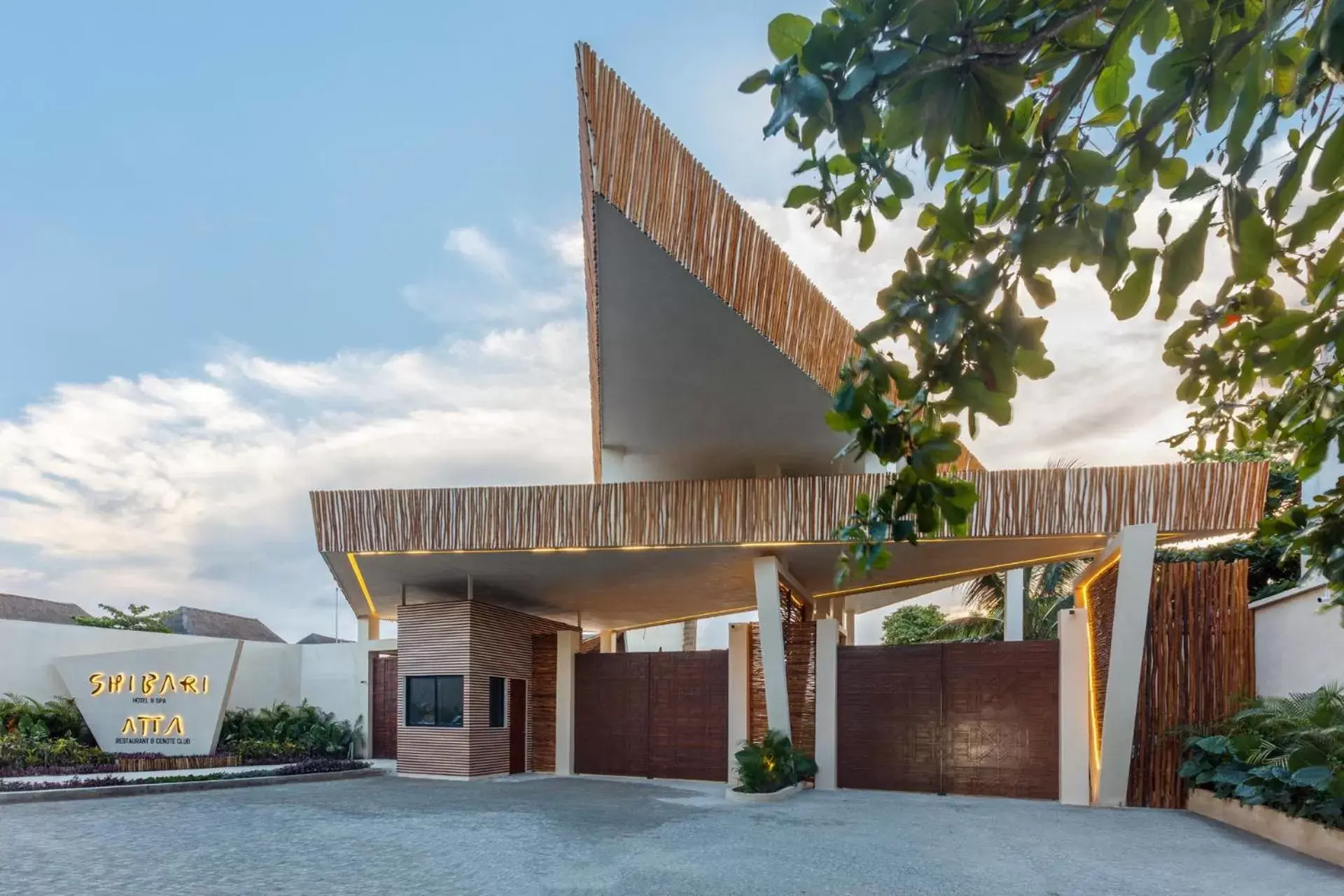 Property building in Hotel Shibari - Restaurant & Cenote Club Property building in Hotel Shibari - Restaurant & Cenote Club