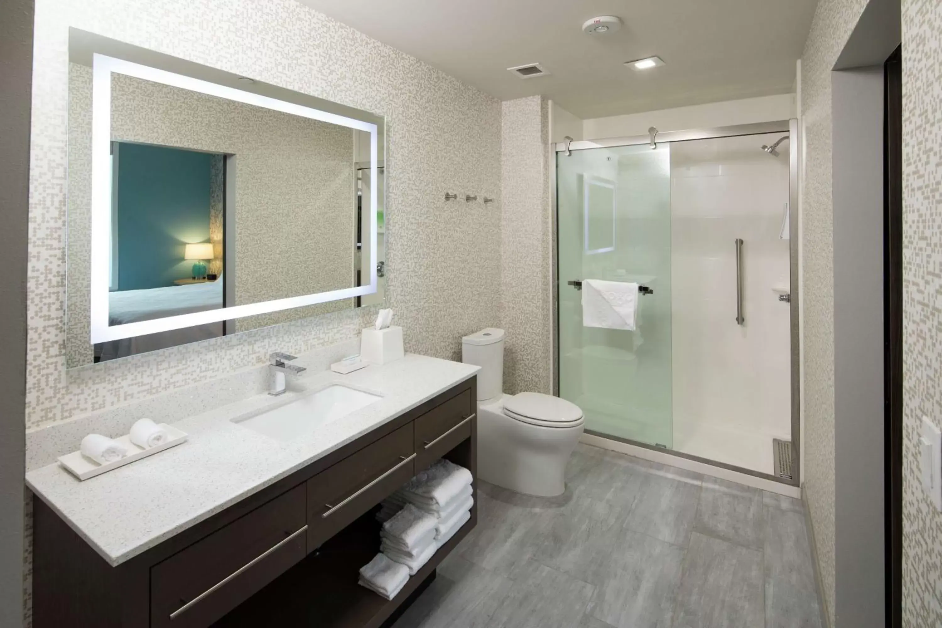 Bathroom in Home2 Suites by Hilton Owasso