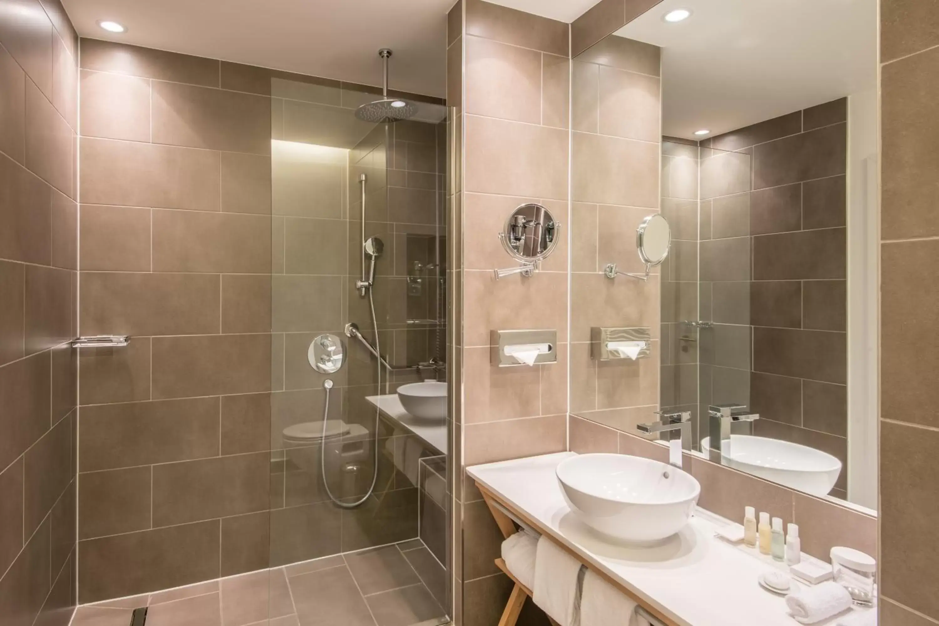 Shower, Bathroom in Crowne Plaza Berlin - Potsdamer Platz, an IHG Hotel