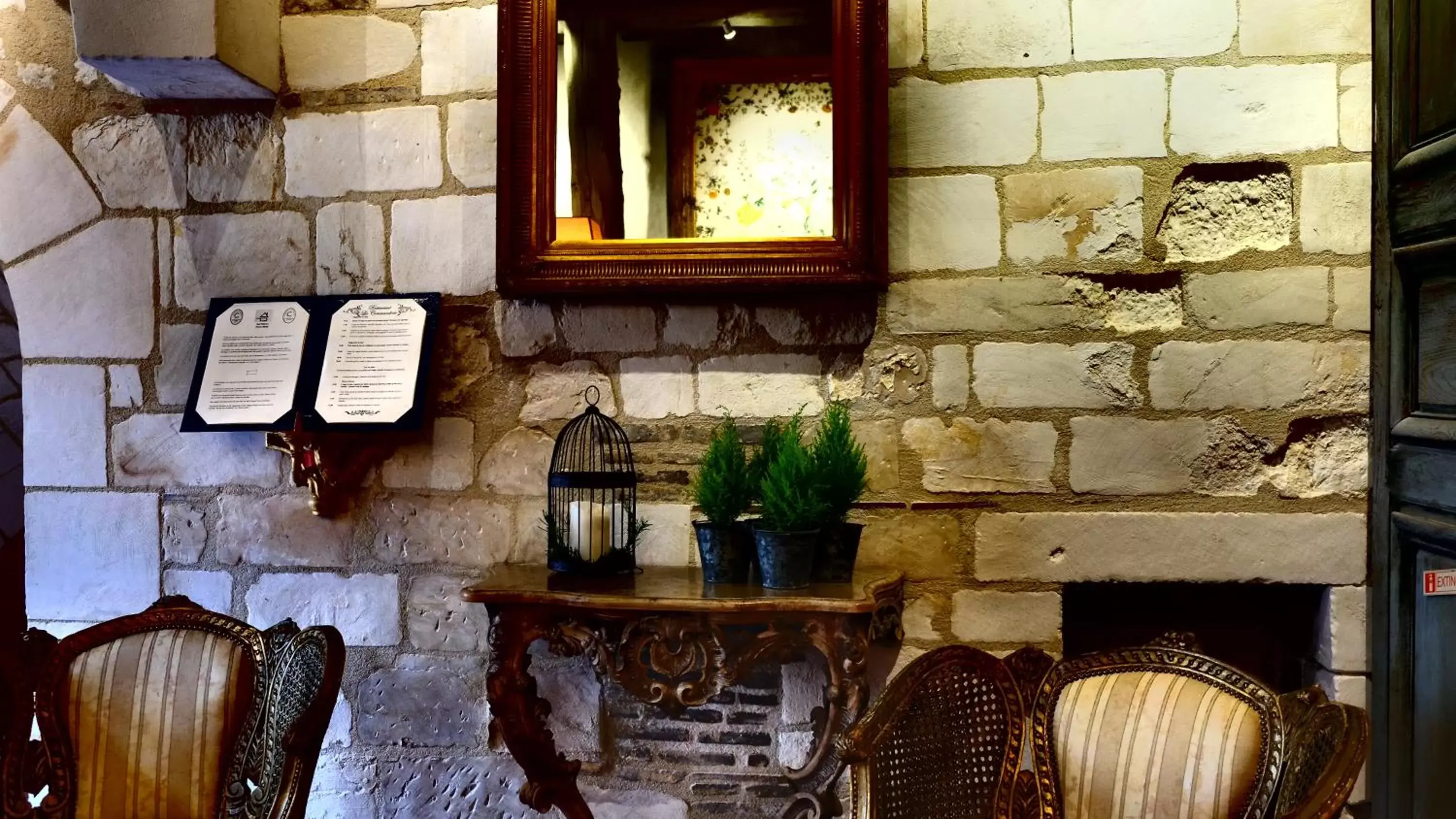 Decorative detail, Kitchen/Kitchenette in Le Champ des Oiseaux & Spa