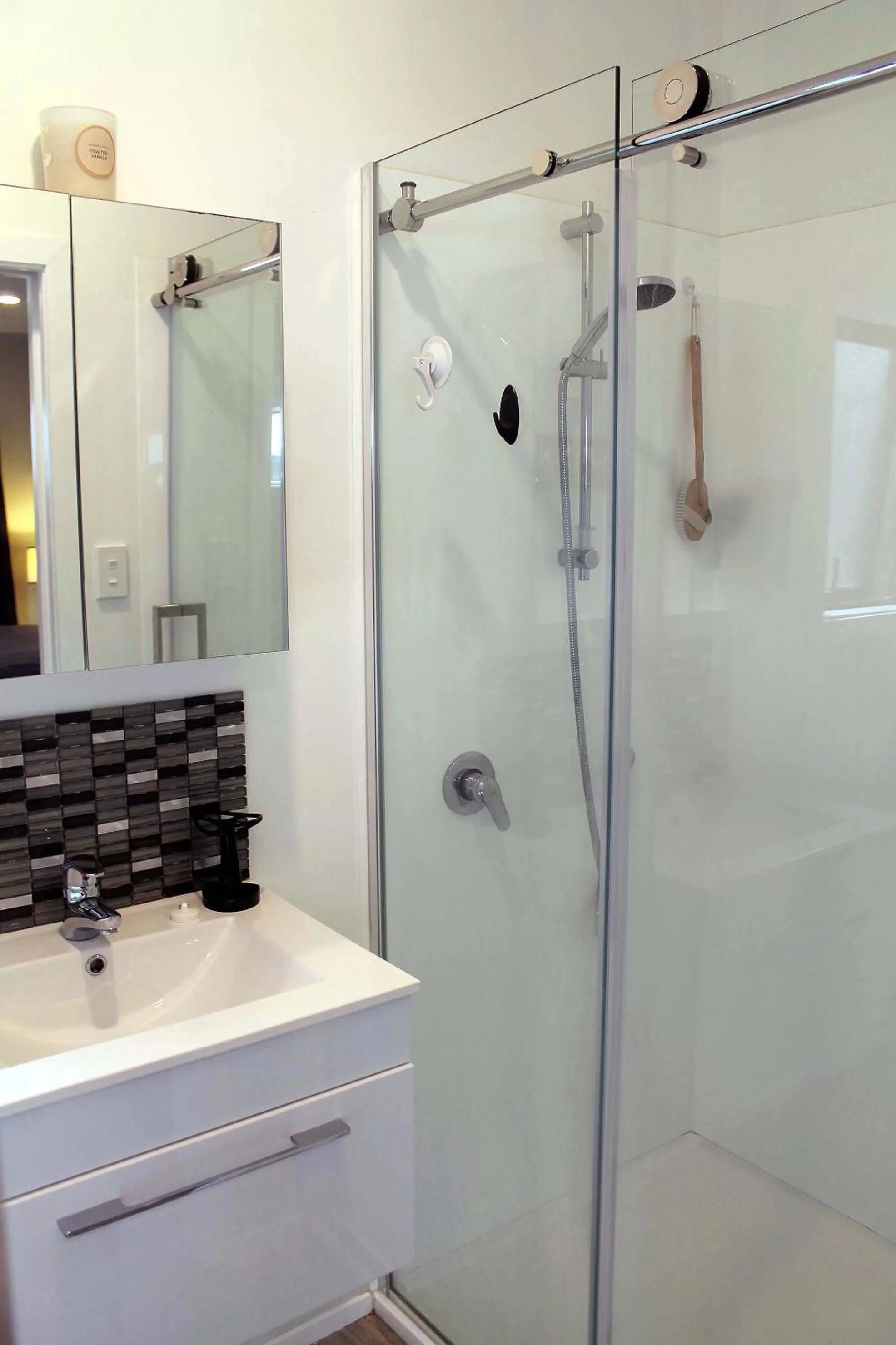 Shower in Marlborough Wine Country B&B