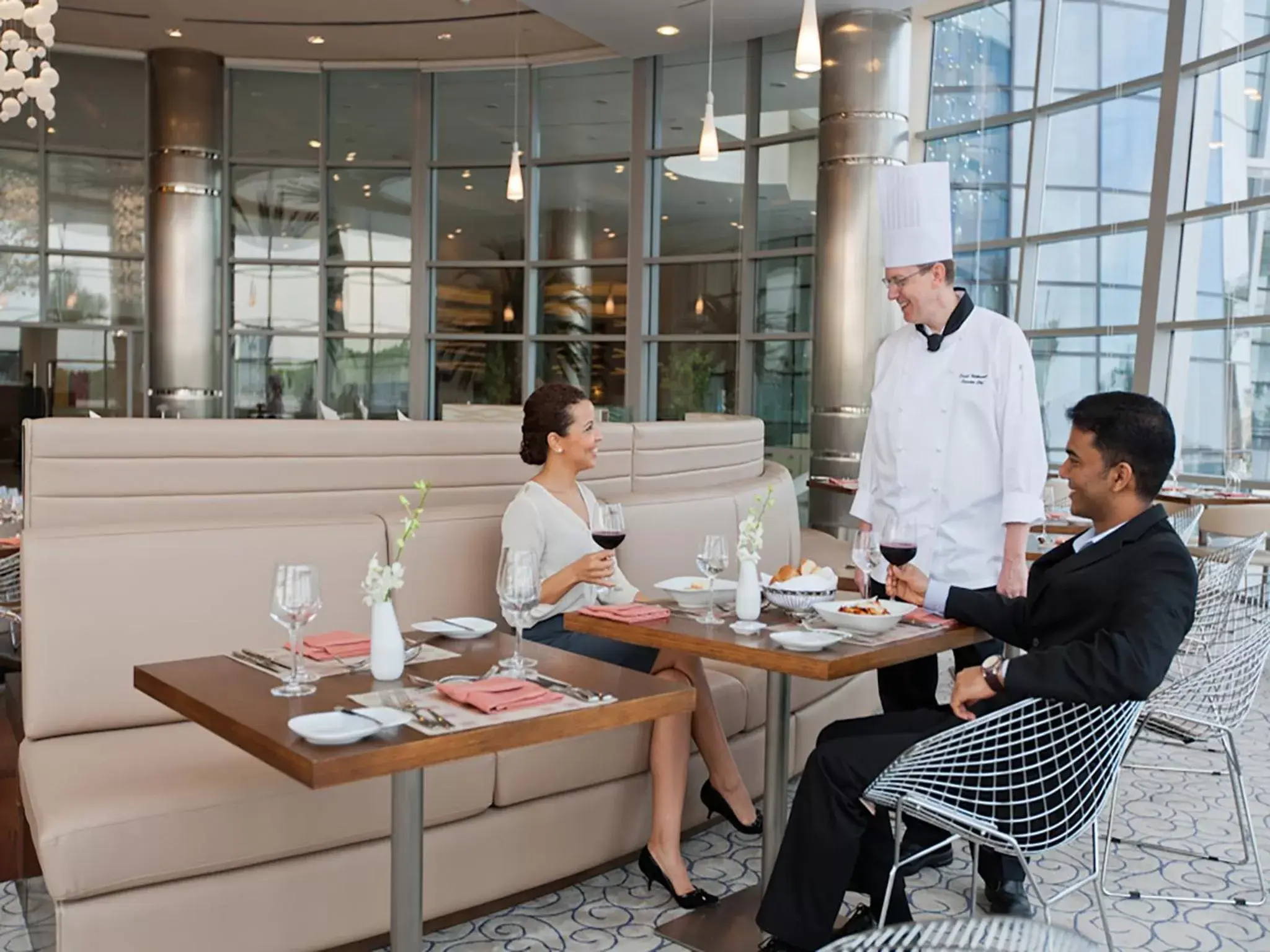 Business facilities, Restaurant/Places to Eat in Novotel Abu Dhabi Gate