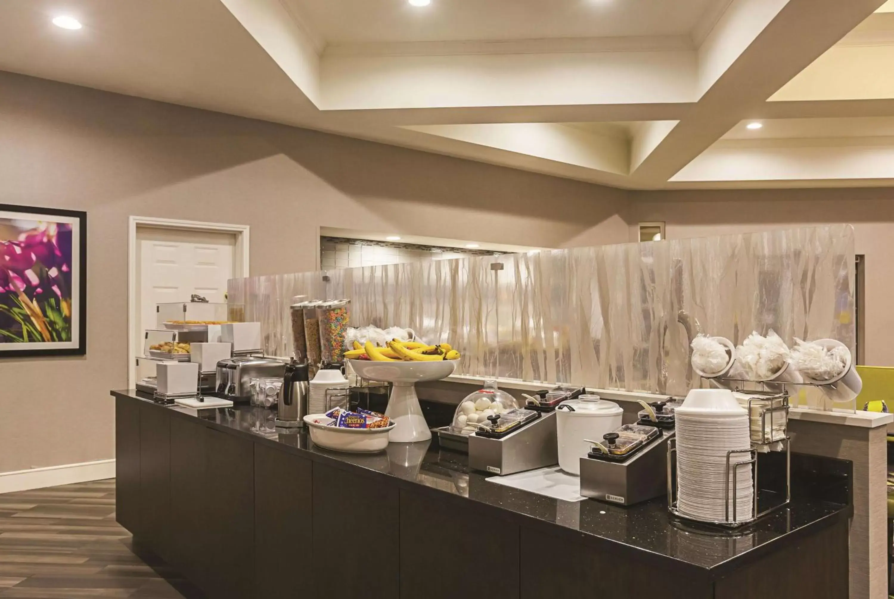 Restaurant/places to eat in La Quinta by Wyndham Atlanta Alpharetta