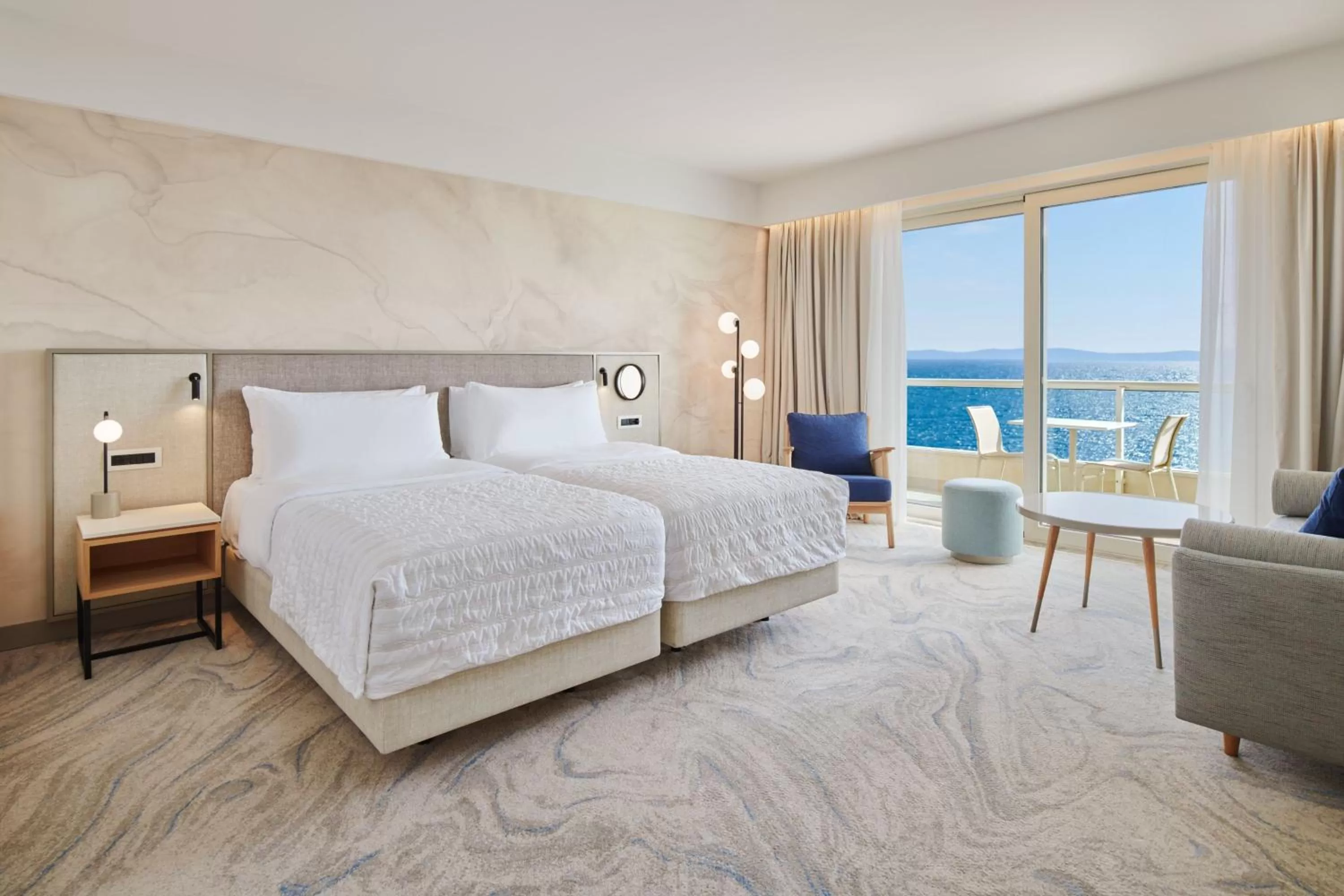 Photo of the whole room, Bed in Le Meridien Lav Split