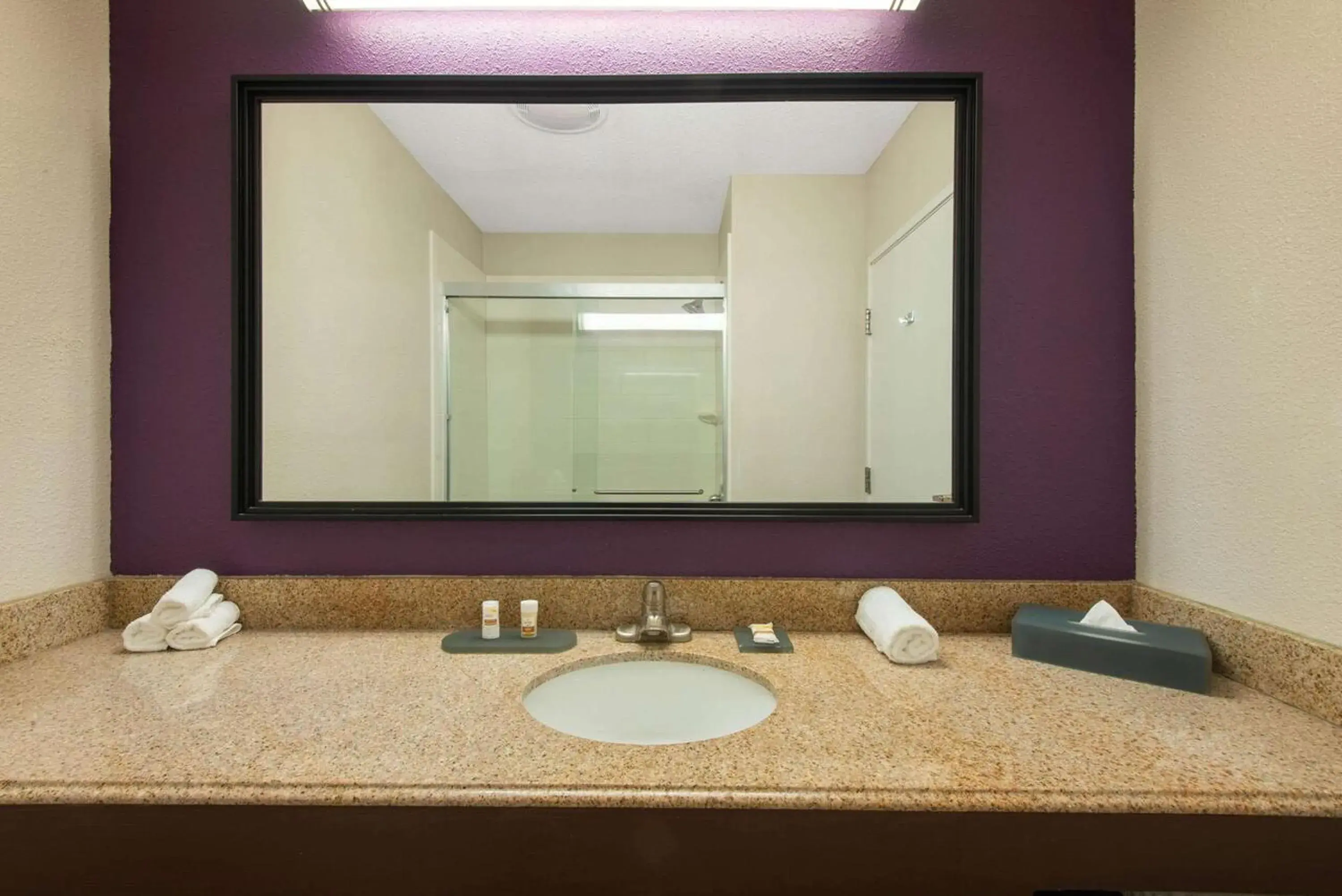 Bathroom in La Quinta Inn & Suites by Wyndham Erie