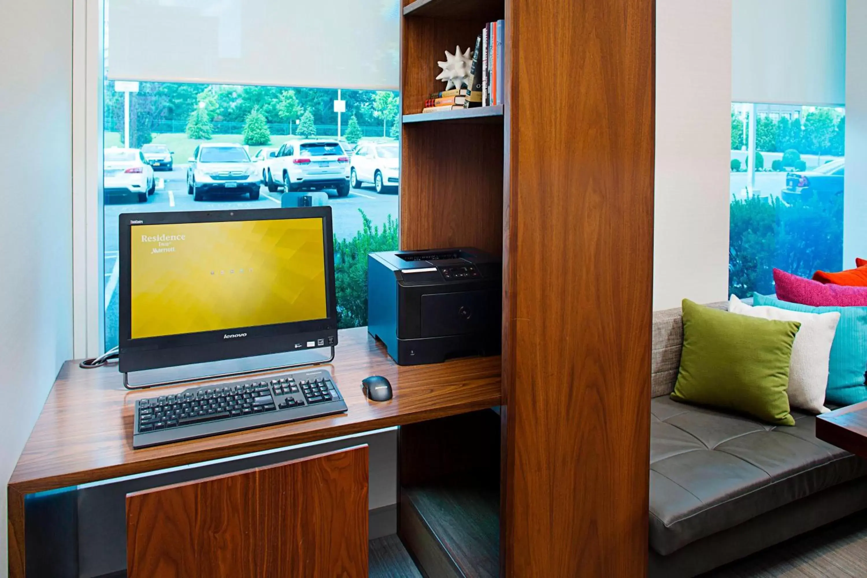 Business facilities, TV/Entertainment Center in Residence Inn by Marriott The Bronx at Metro Center Atrium