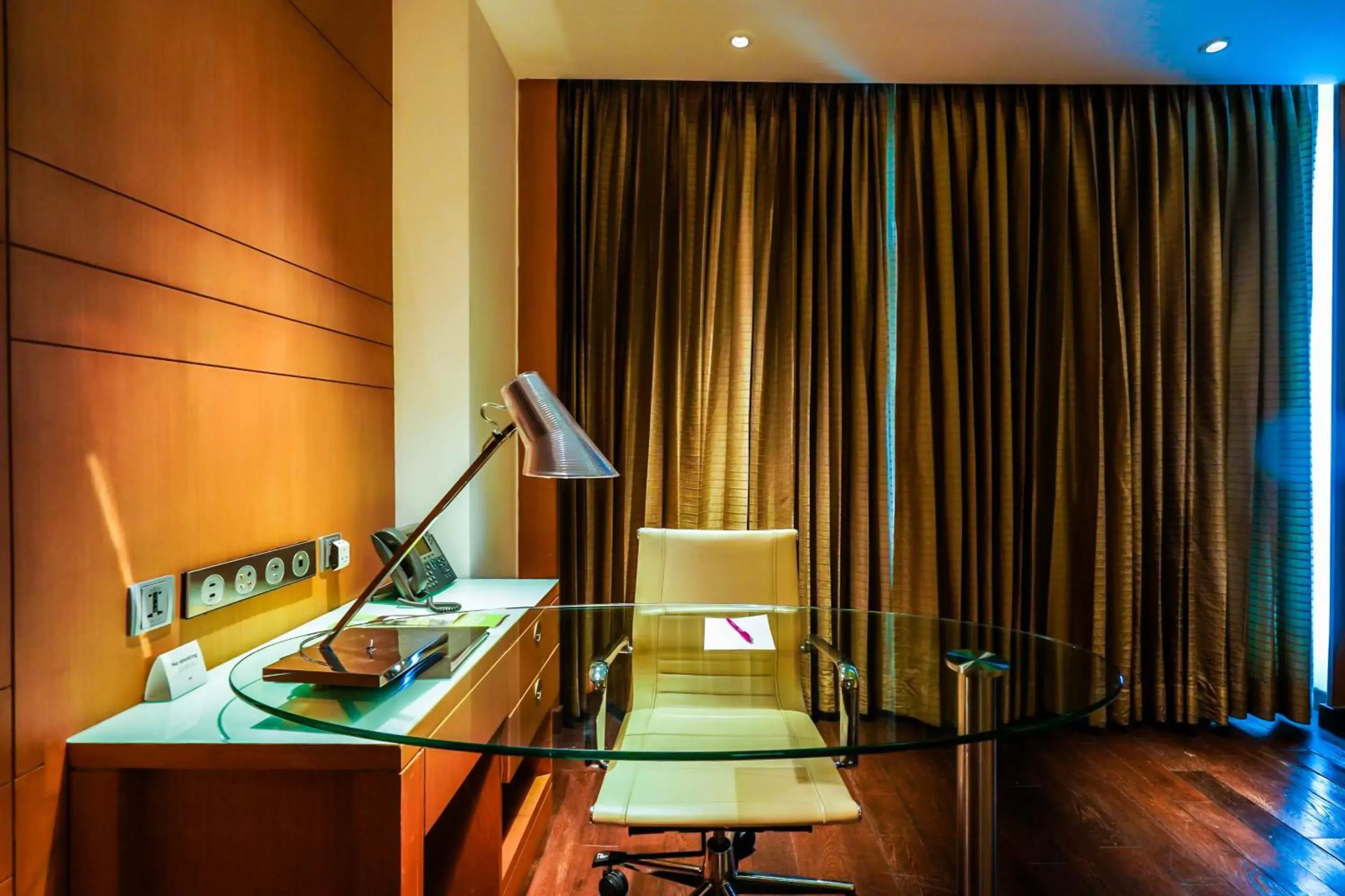 View (from property/room), TV/Entertainment Center in Crowne Plaza Greater Noida, an IHG Hotel