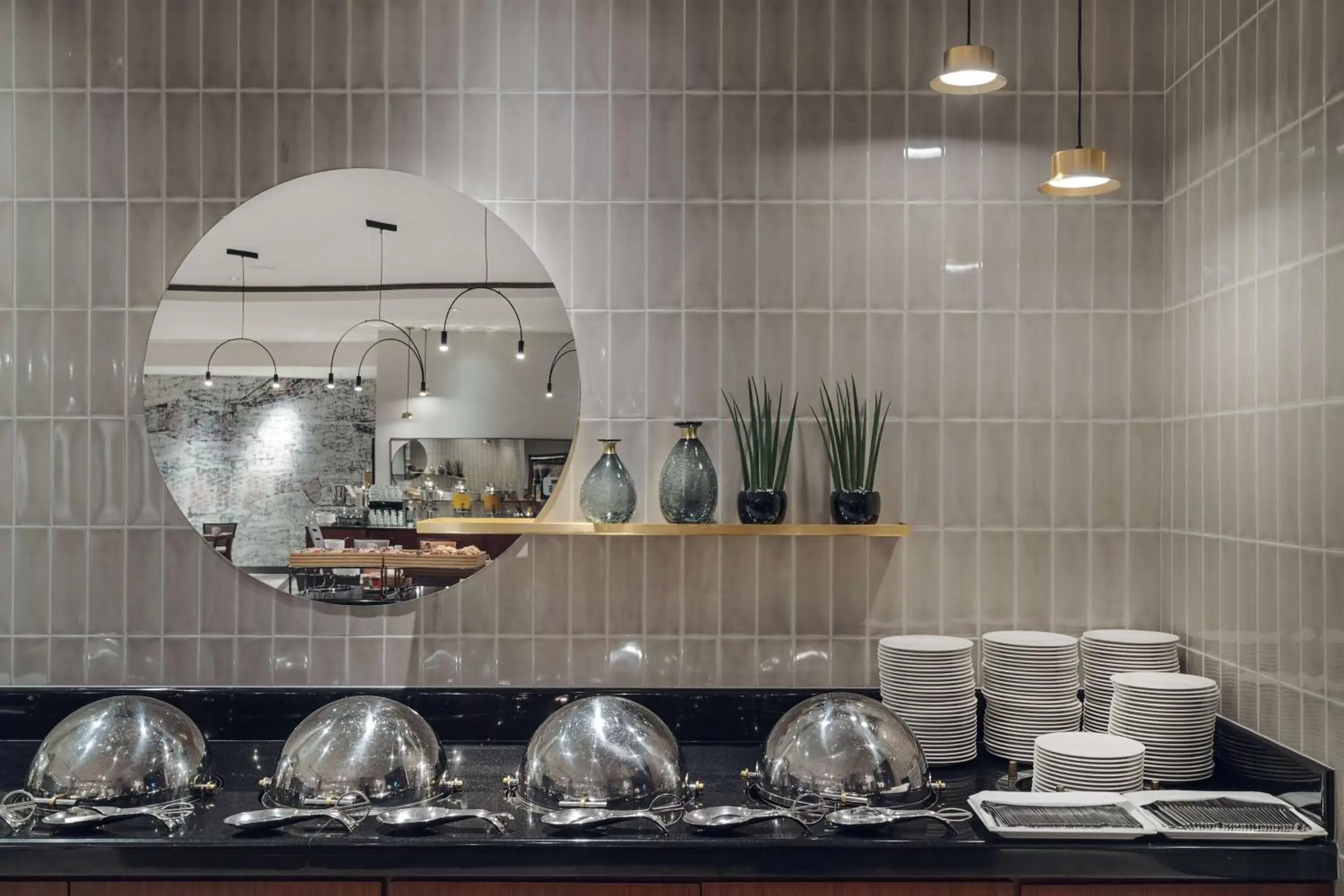 Restaurant/places to eat, Kitchen/Kitchenette in Hilton Gdansk