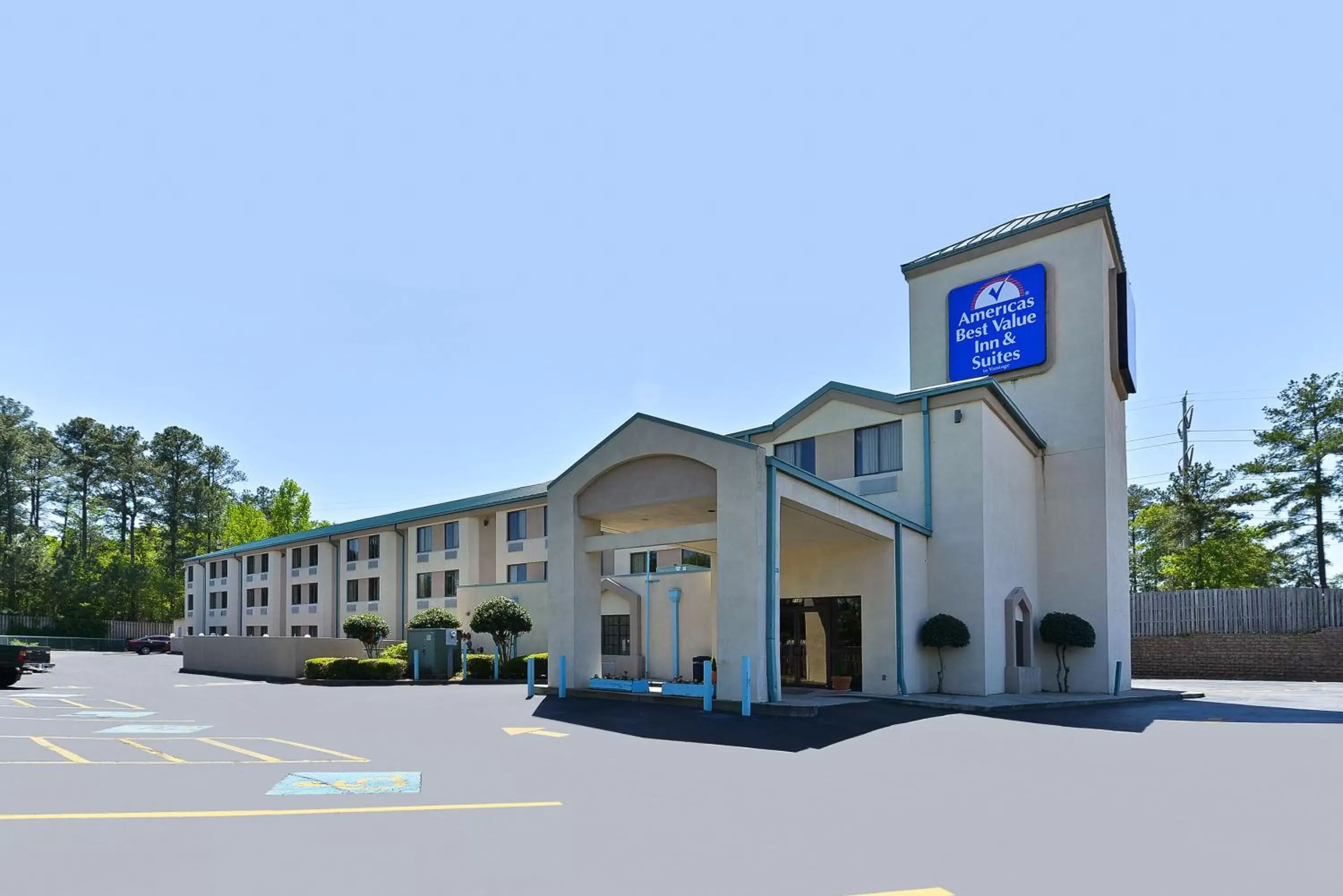 Facade/entrance, Property Building in America's Best Value Inn & Suites, Atlanta - Morrow