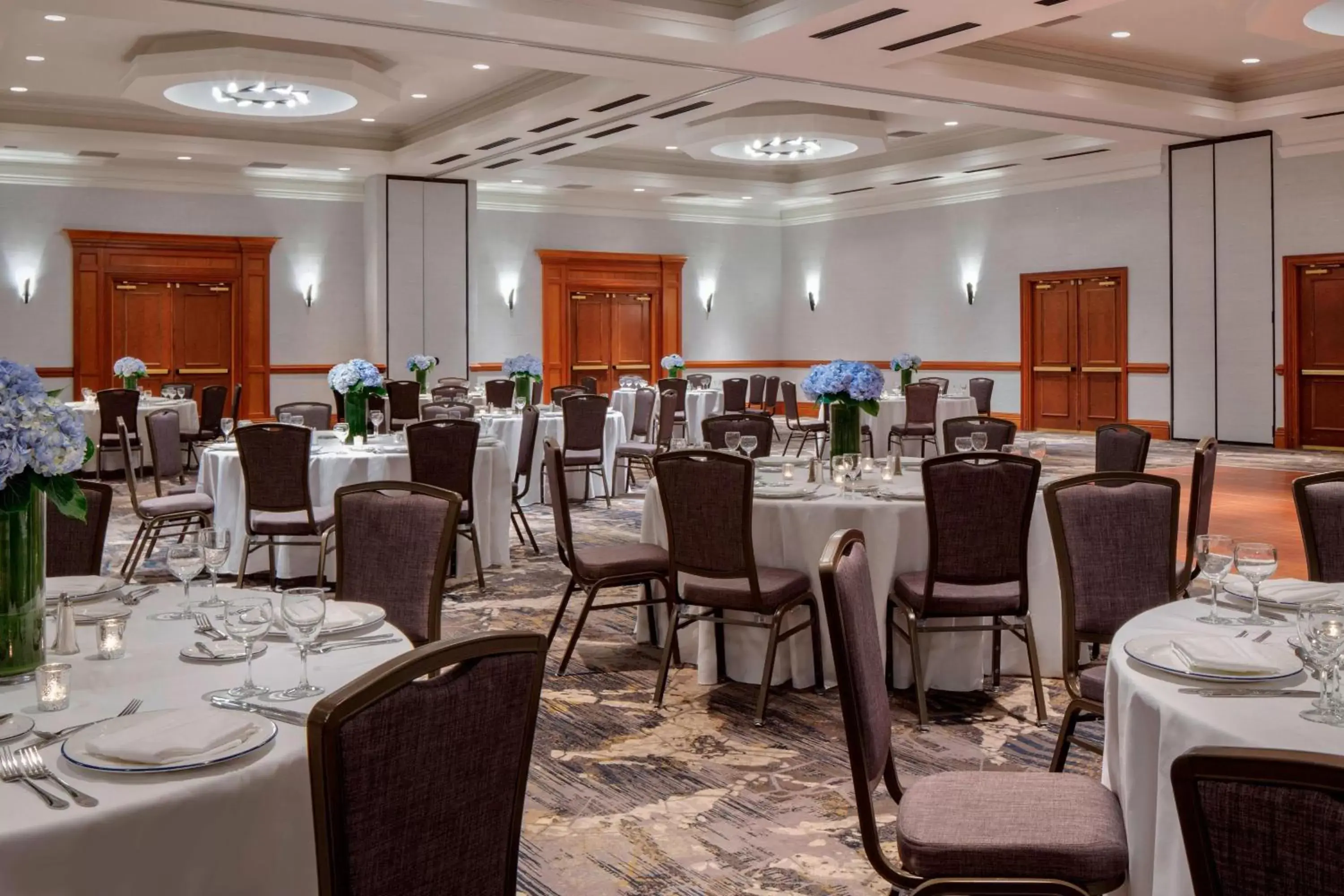 Meeting/conference room, Restaurant/Places to Eat in Marriott Dallas Las Colinas
