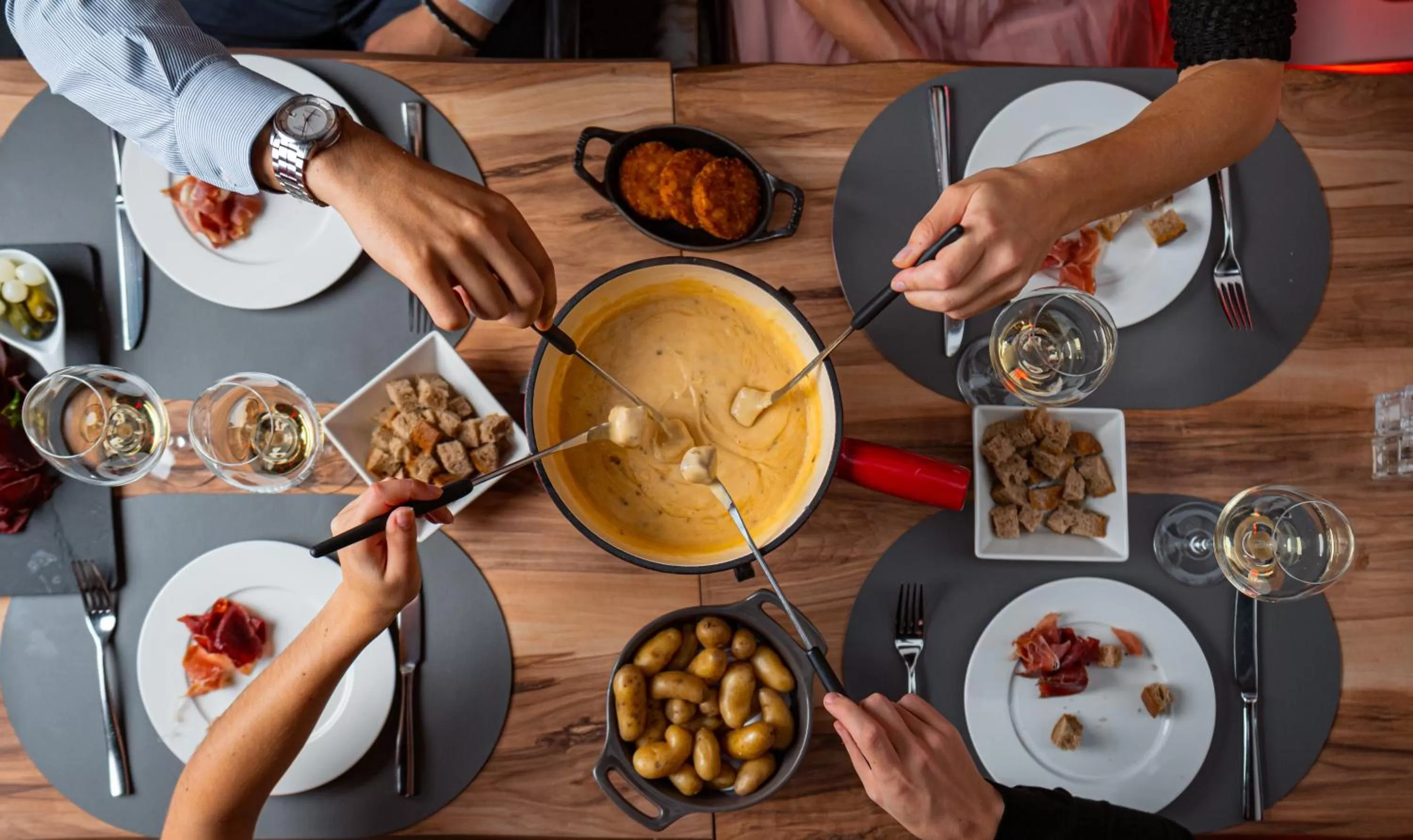 Restaurant/places to eat in Fairmont Grand Hotel Geneva