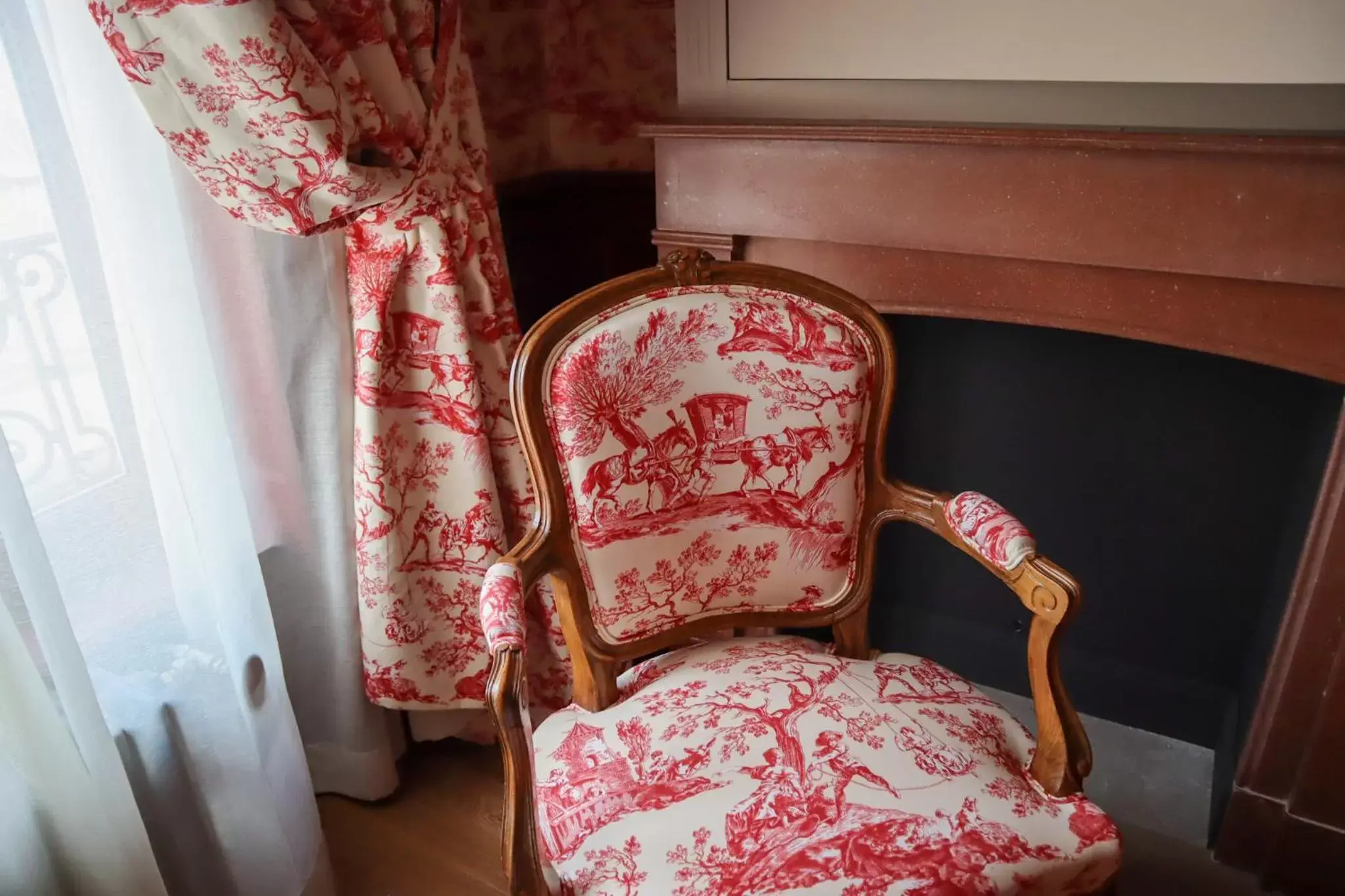 Bedroom, Seating Area in Bayard Bellecour