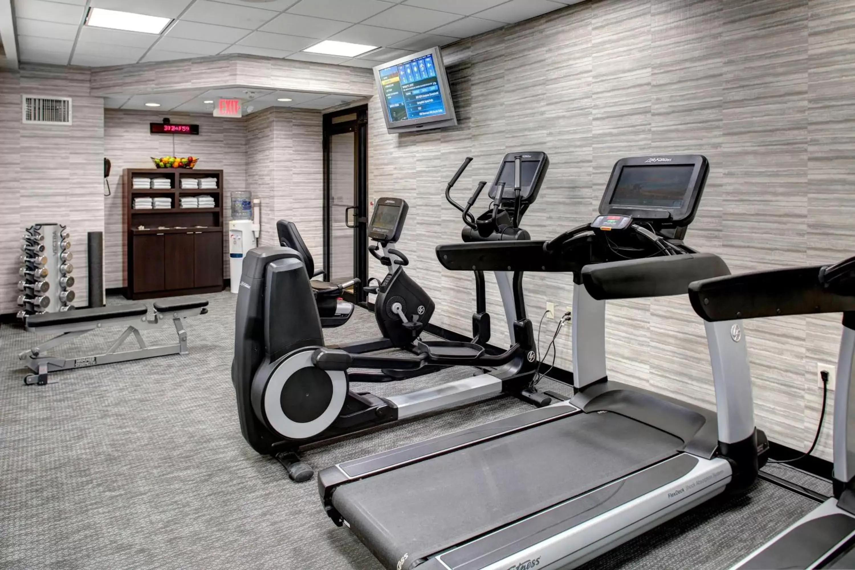 Fitness centre/facilities, Fitness Center/Facilities in Courtyard New Haven at Yale