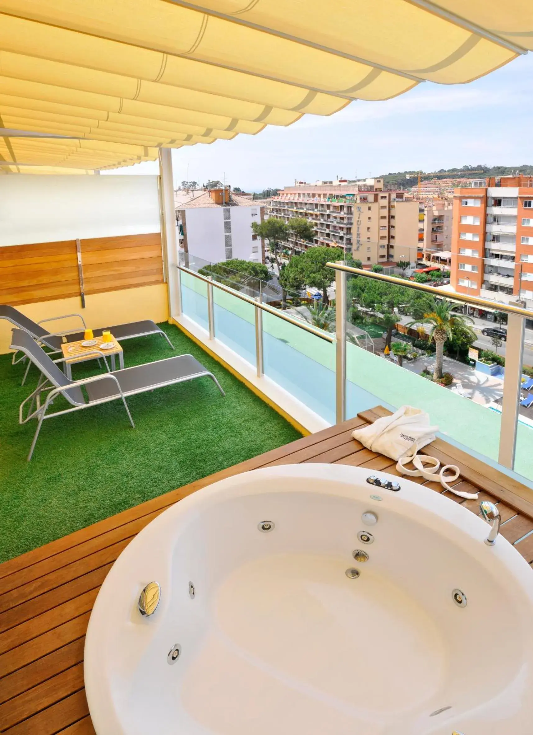 Balcony/Terrace in GHT Oasis Park & Spa