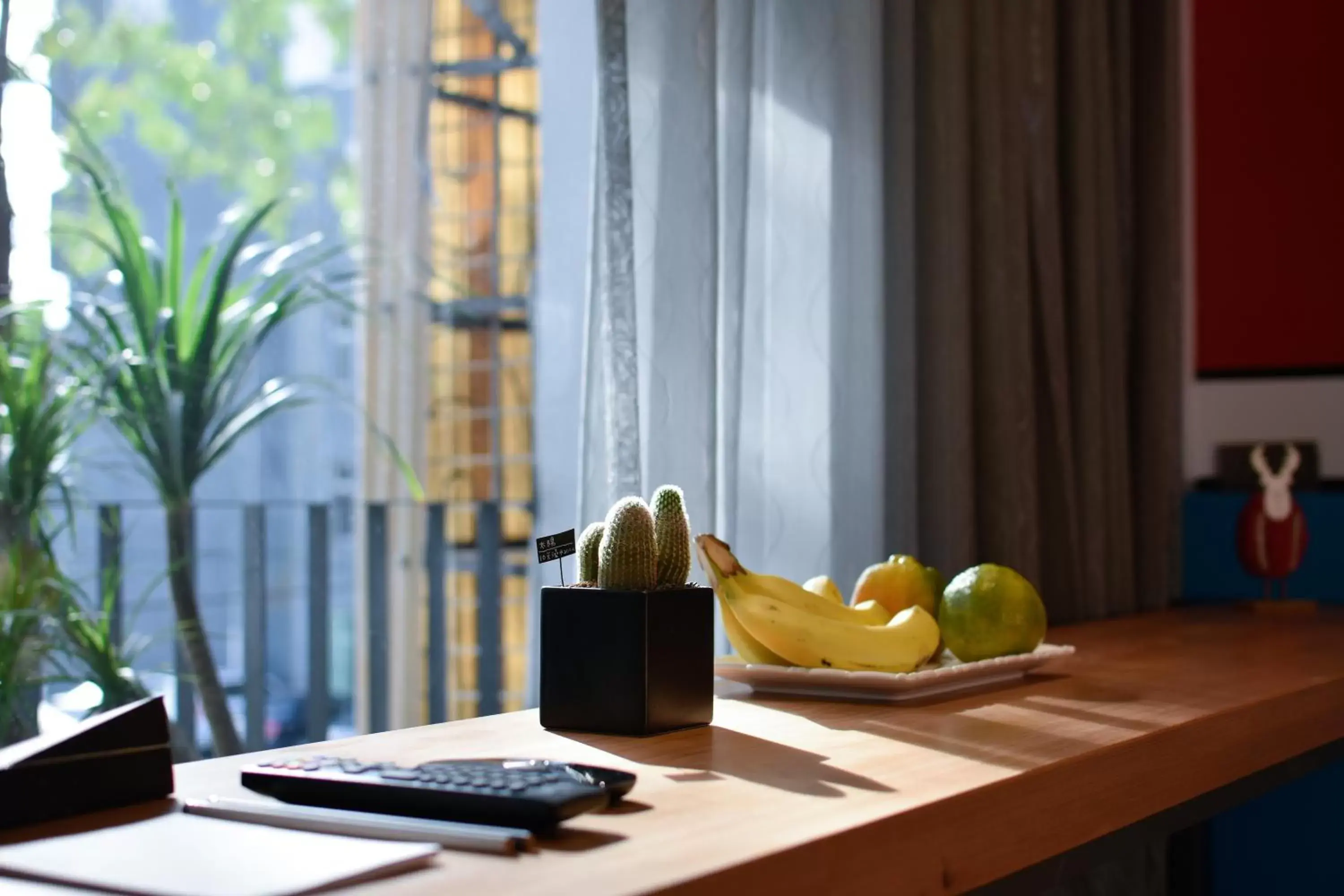 Coffee/tea facilities in 3 Door Hotel