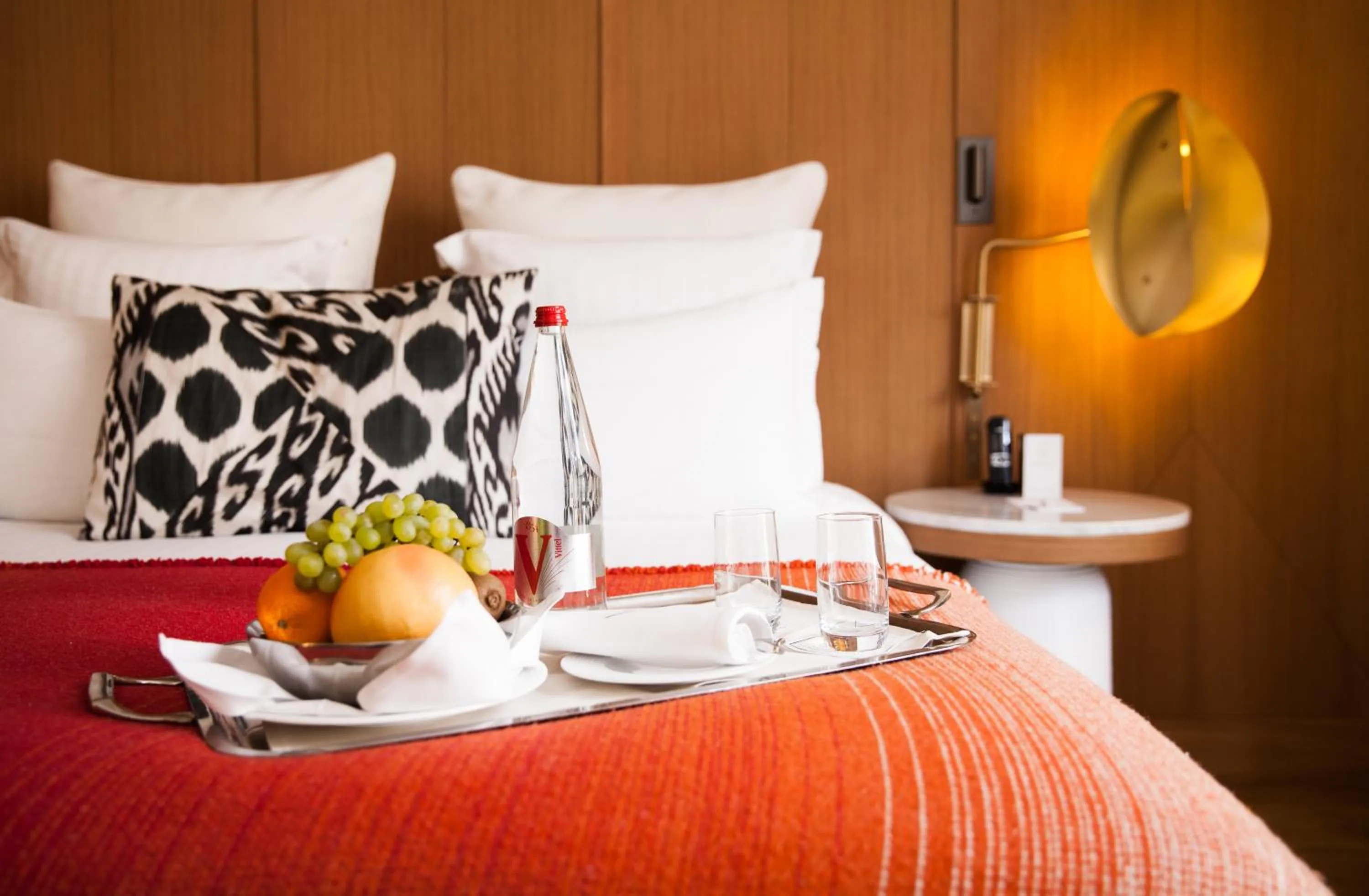 Bed in Hôtel Vernet Champs Elysées Paris