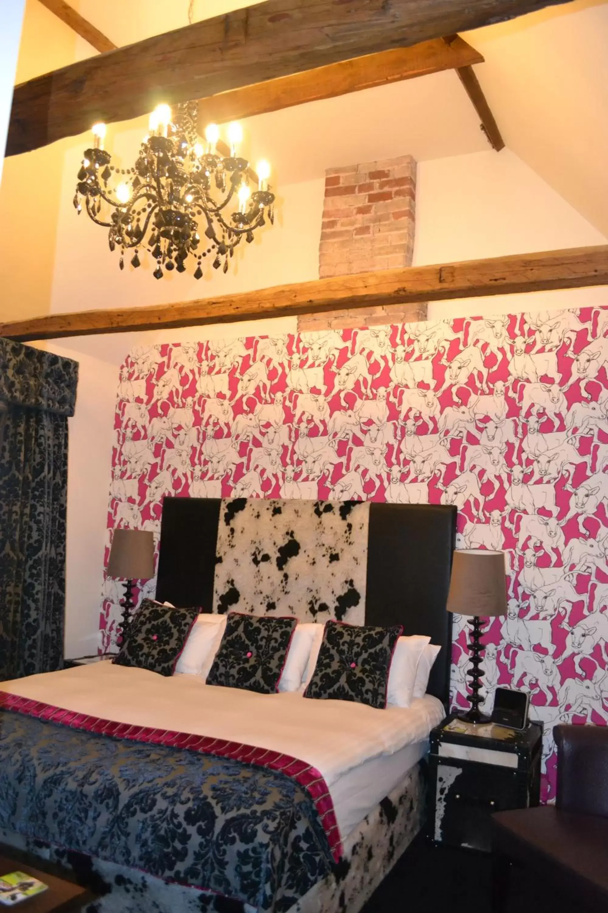 Bedroom in The Bull Inn