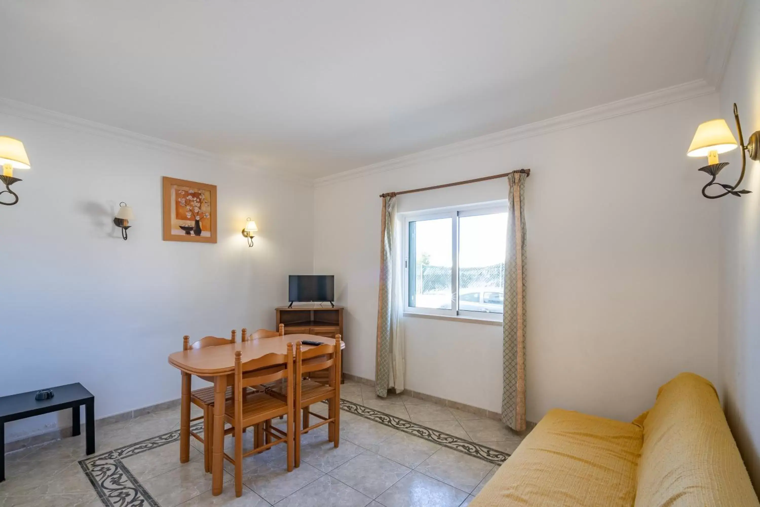 Living room, Seating Area in Torre da Aldeia by Umbral