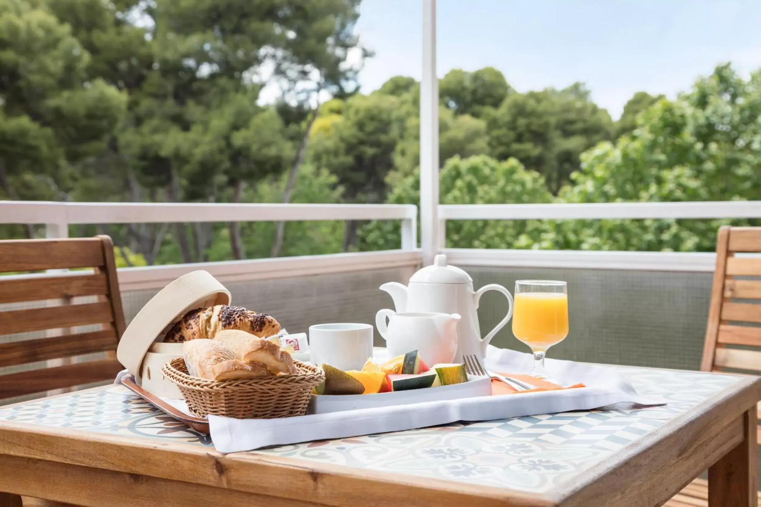 Balcony/Terrace, Breakfast in Sercotel Los Llanos