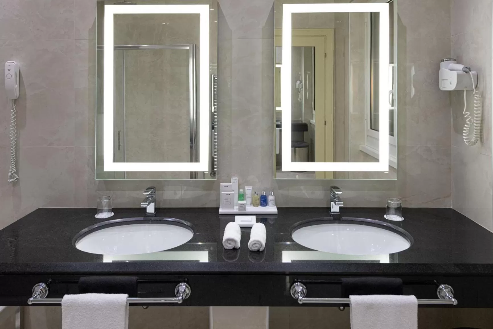 Bathroom in Radisson Blu GHR Rome