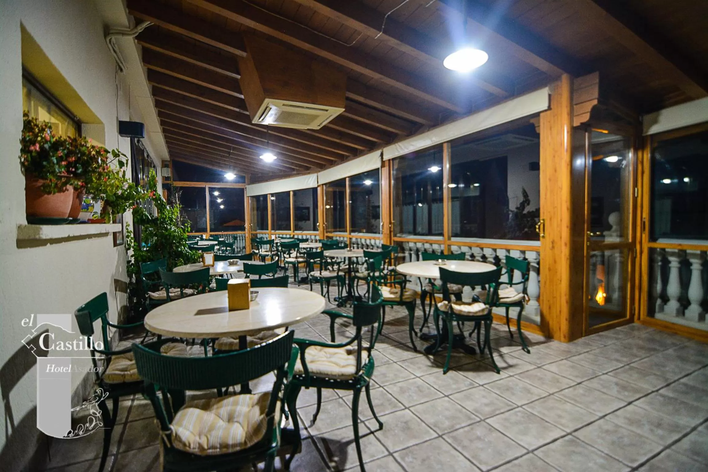 Text overlay in Hotel Rural el Castillo