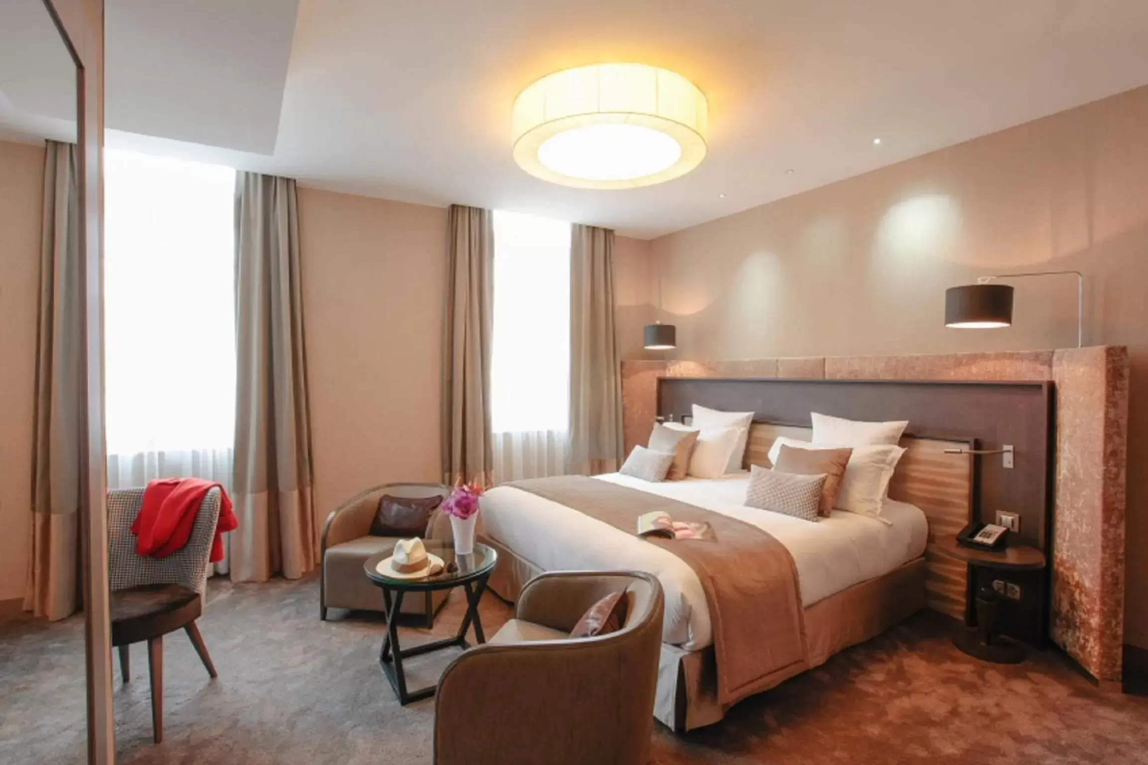 Junior King Suite with Lounge Area in La Cour des Consuls Hotel and Spa Toulouse - MGallery