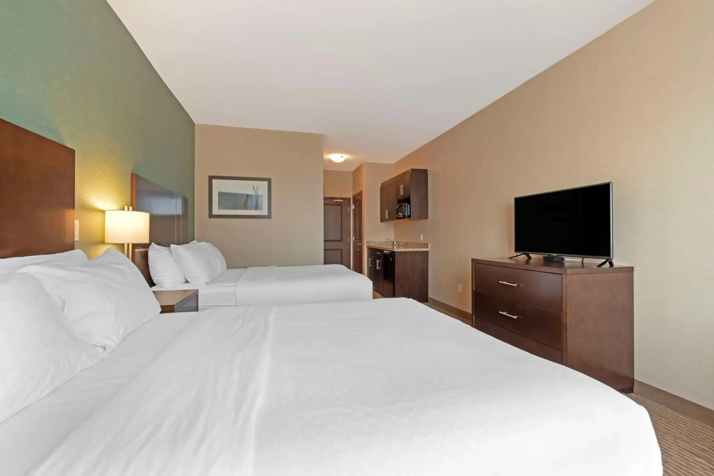 Bedroom, Bed in Best Western Plus Moosomin Hotel