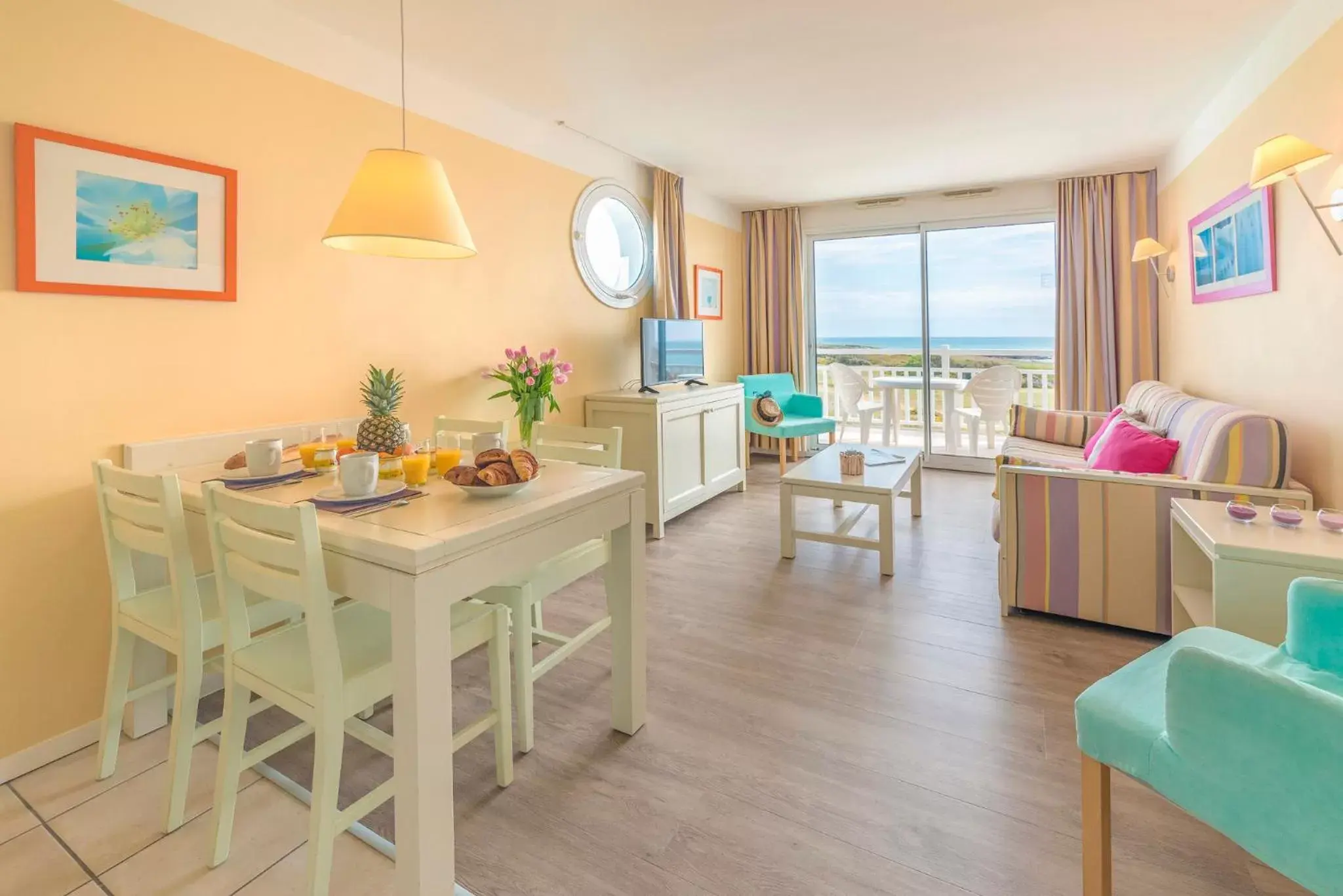 Balcony/Terrace, Dining Area in Lagrange Vacances L’Estran