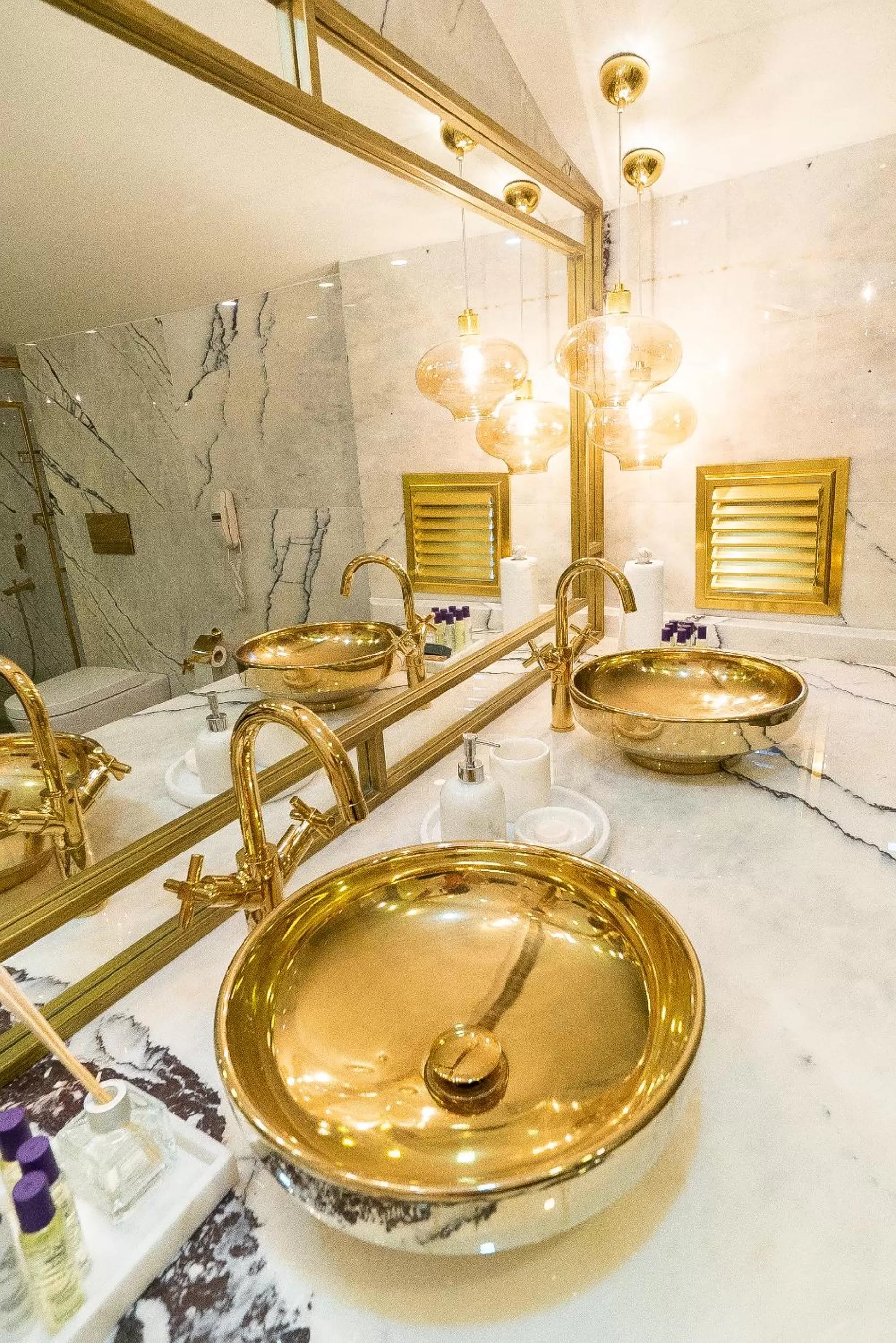 Bathroom in Malta Bosphorus Hotel