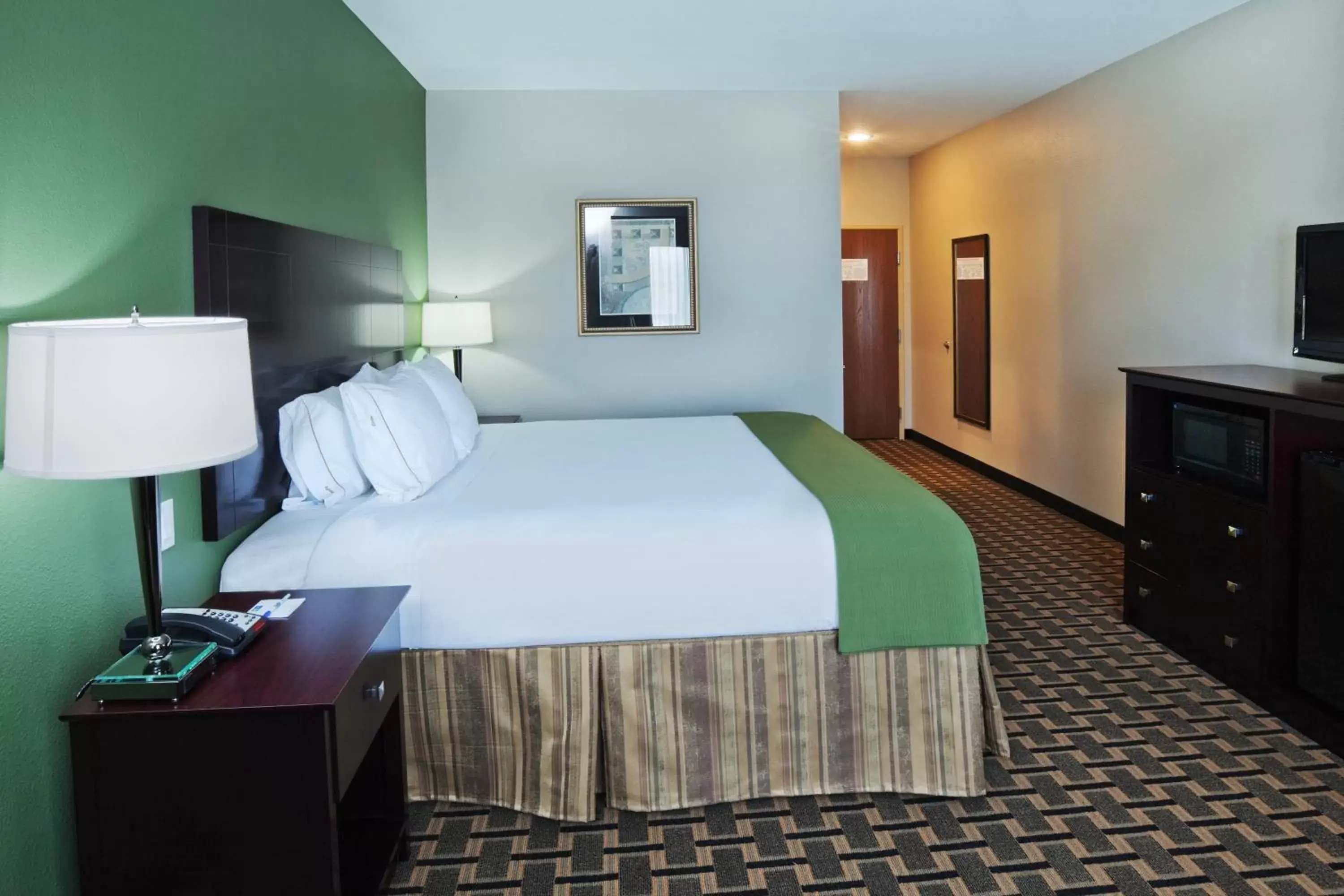 Photo of the whole room, Bed in Holiday Inn Express Hotels & Suites Jacksonville, an IHG Hotel