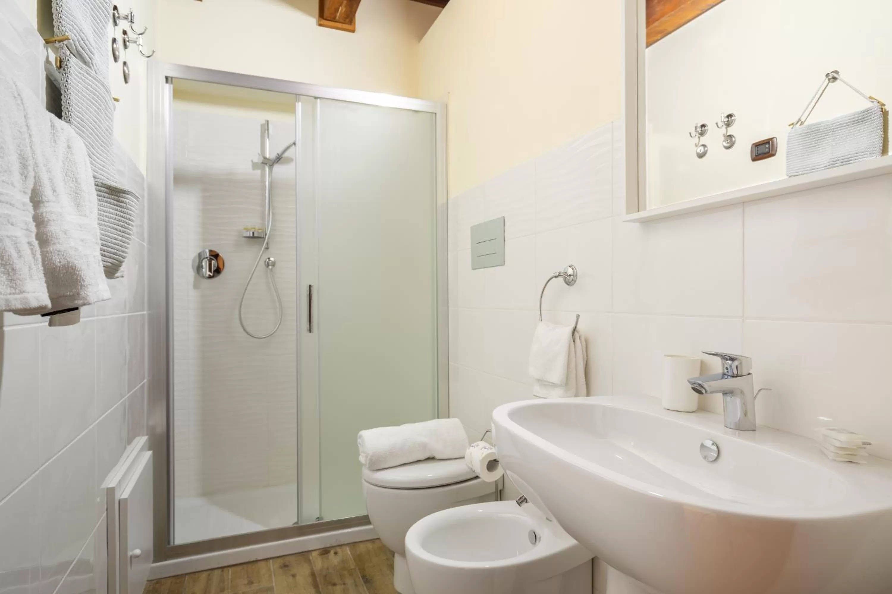Bathroom in Open Sicily Residence - Central Apartments Near Quattro Canti