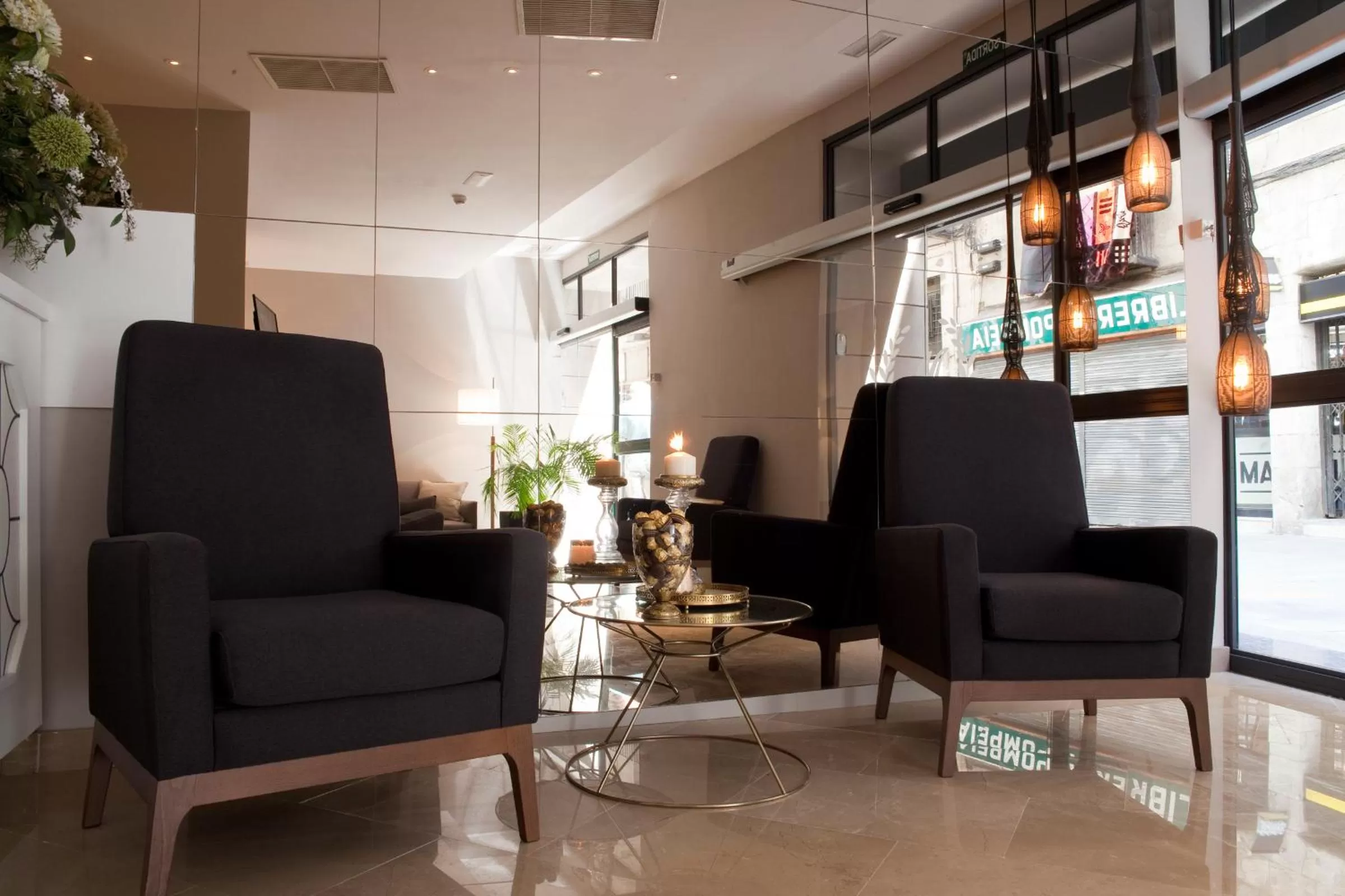 Living room in May Ramblas Hotel